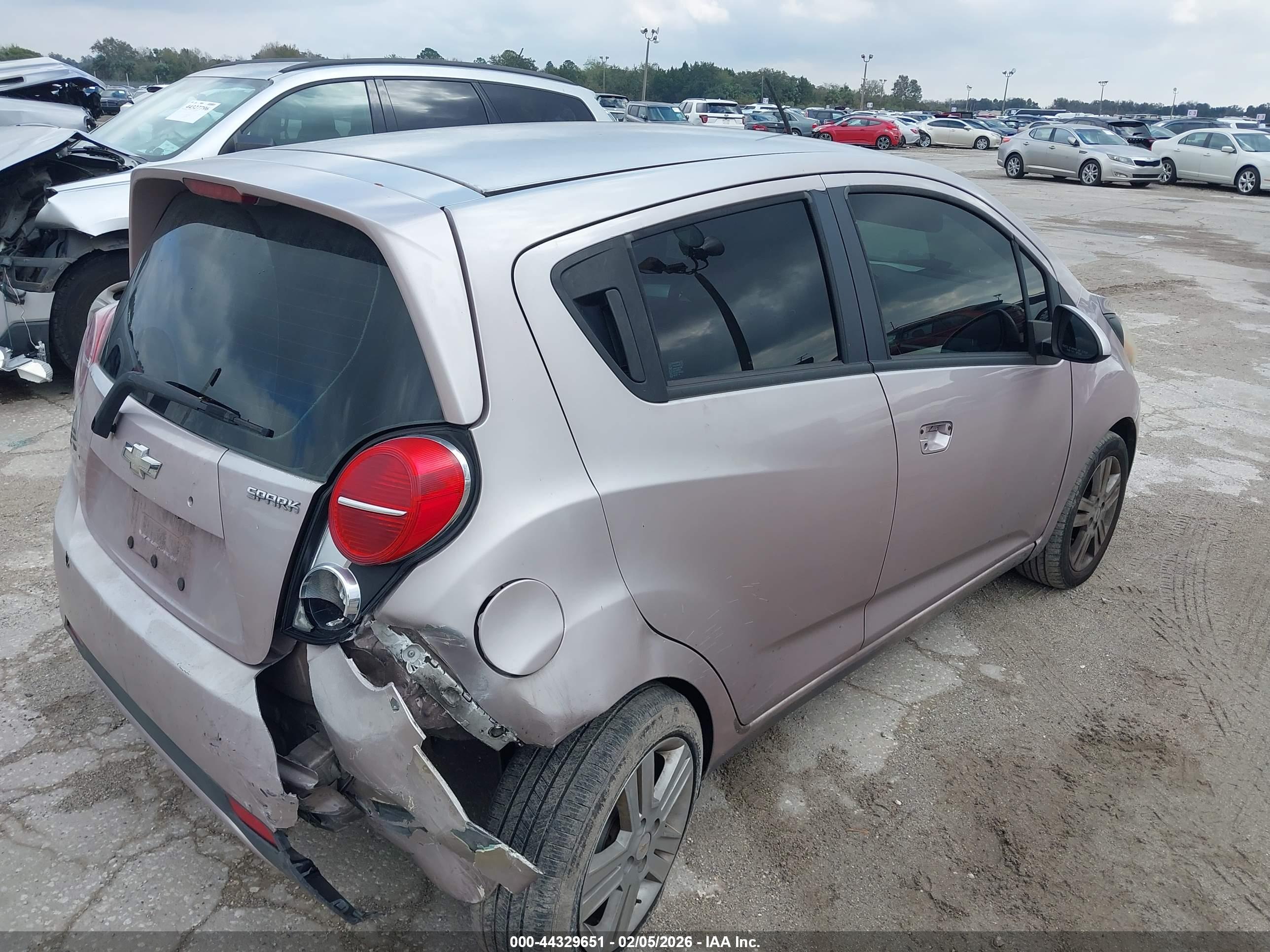 CHEVROLET SPARK image 4
