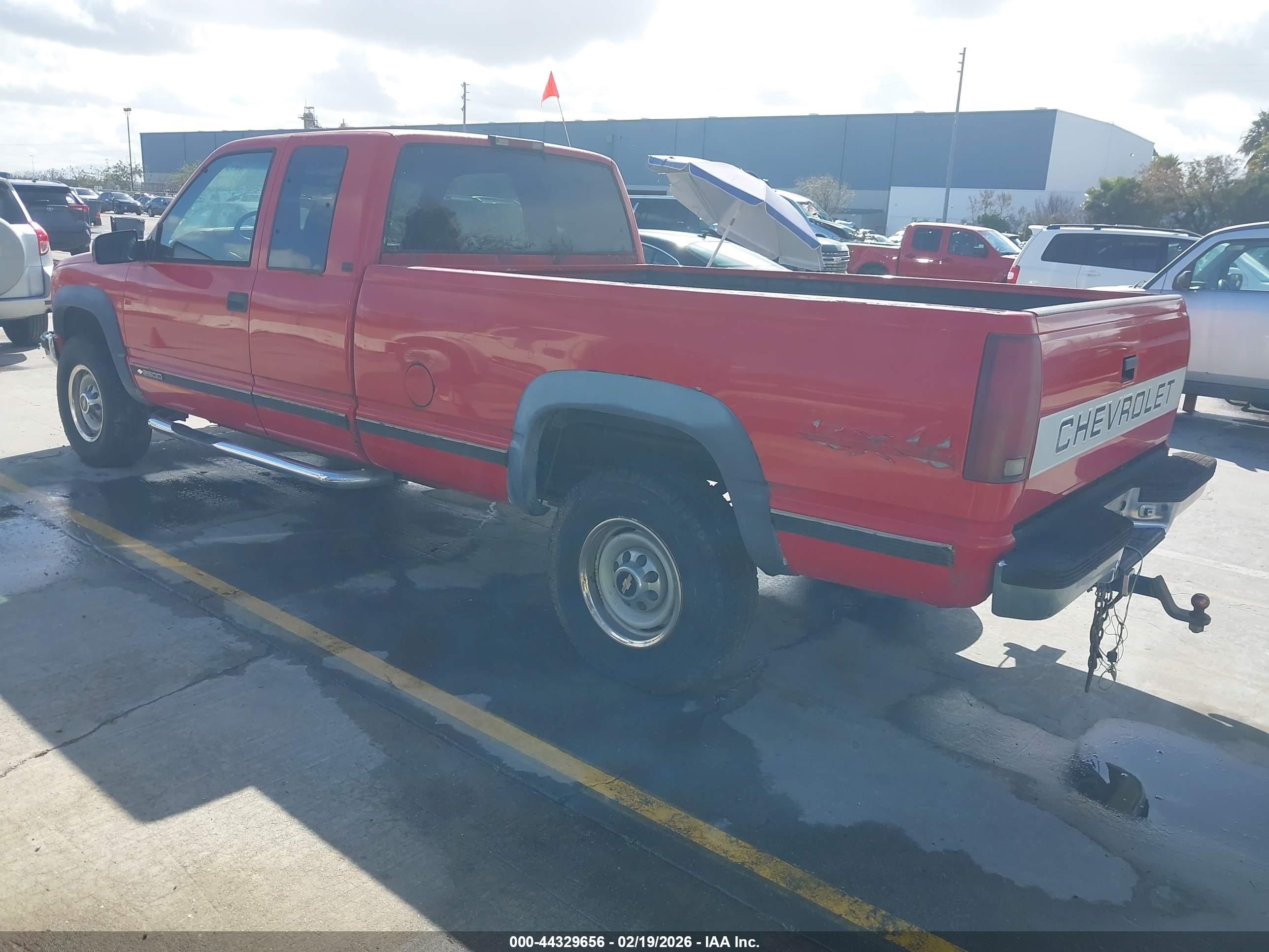 CHEVROLET GMT-400 image 3