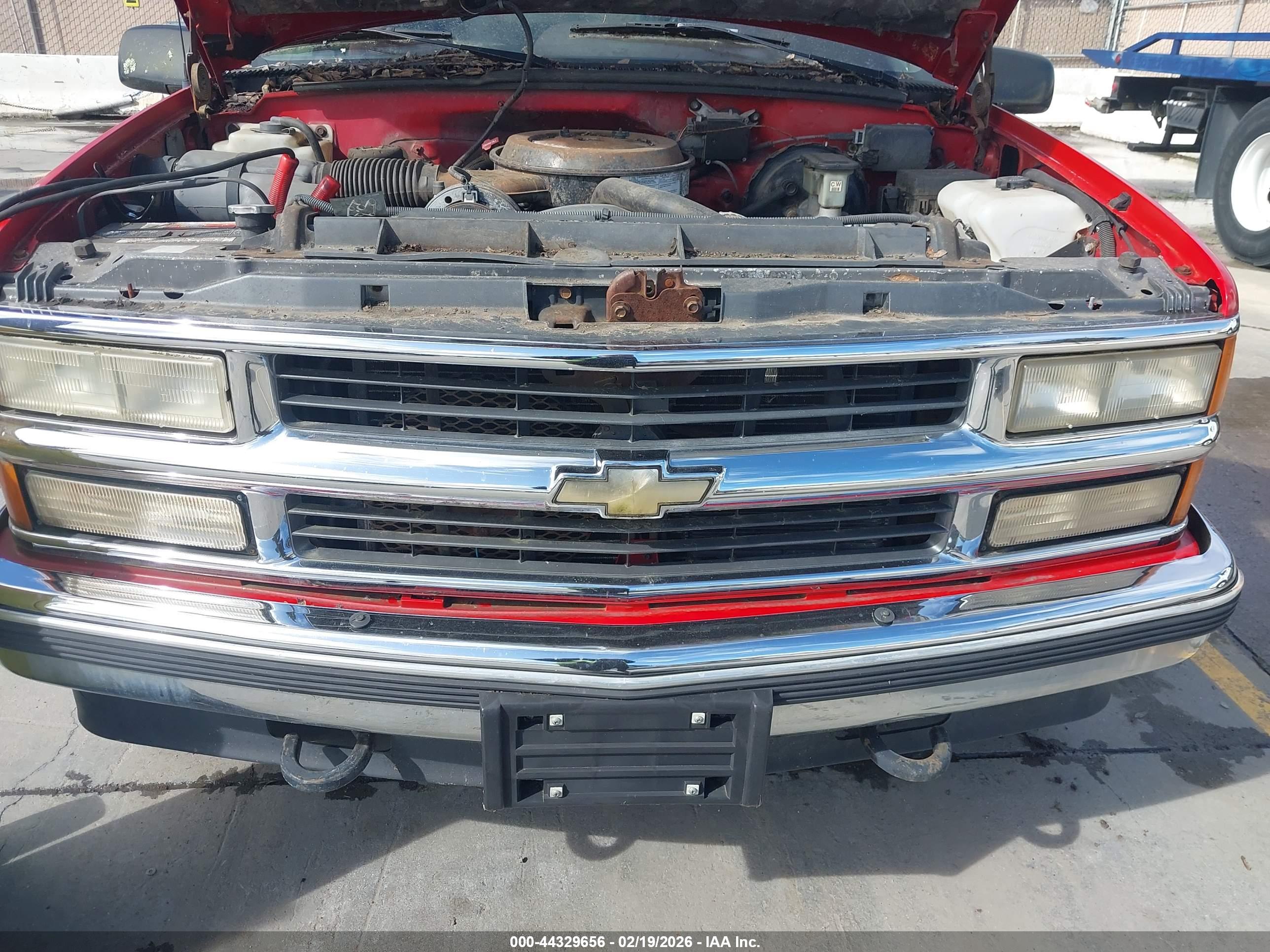 CHEVROLET GMT-400 image 6