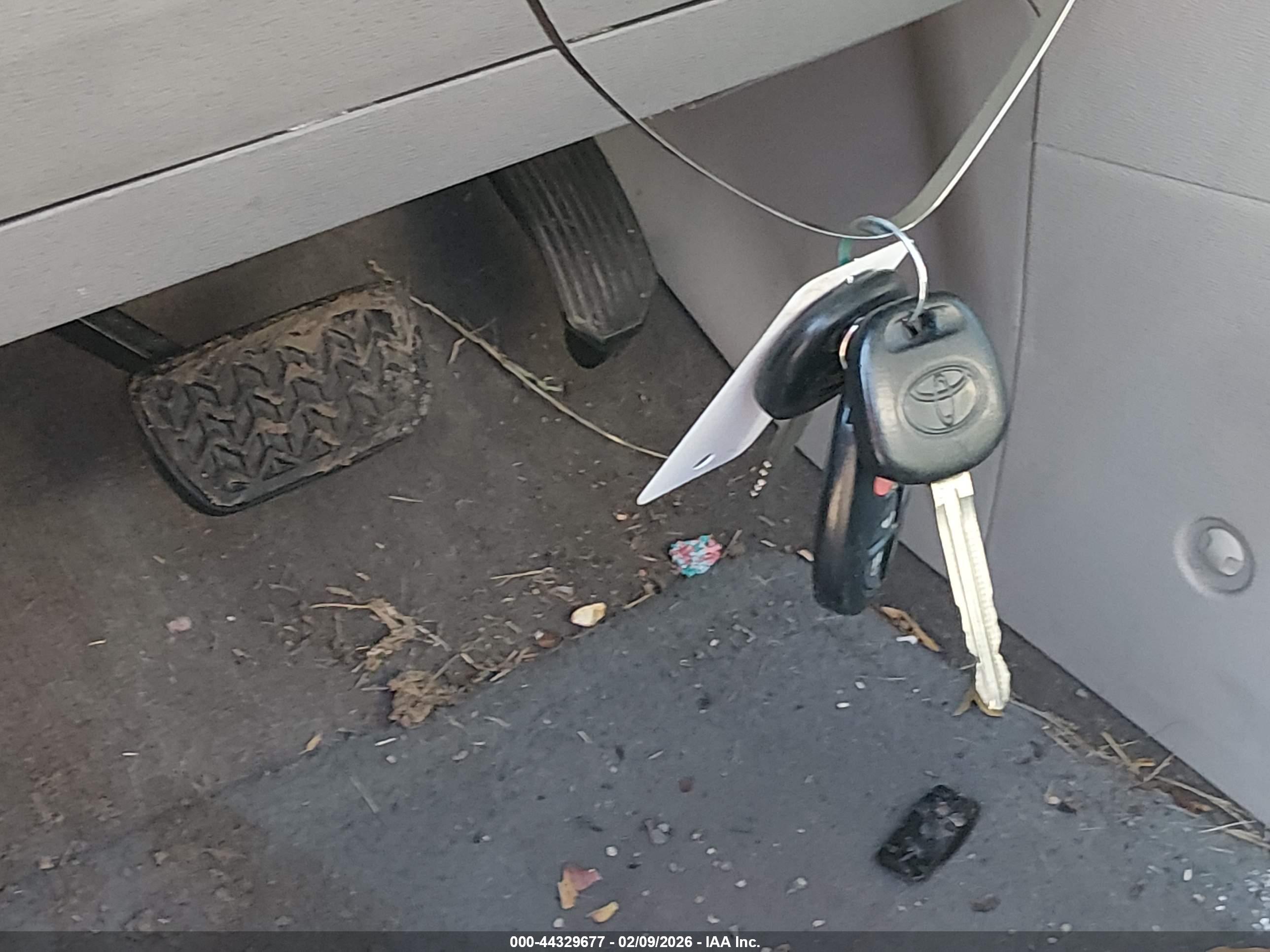 TOYOTA SIENNA image 11