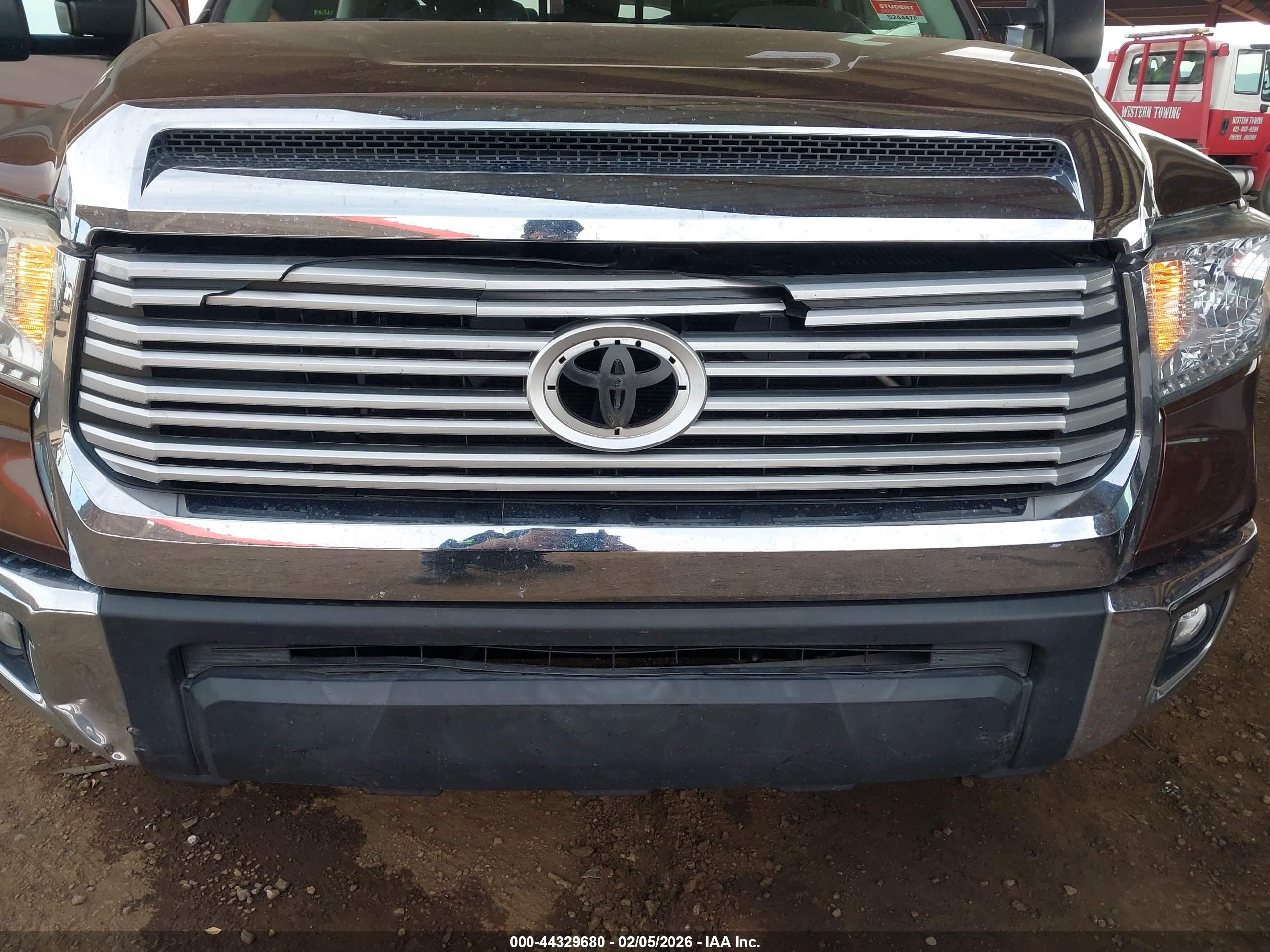 TOYOTA TUNDRA image 6