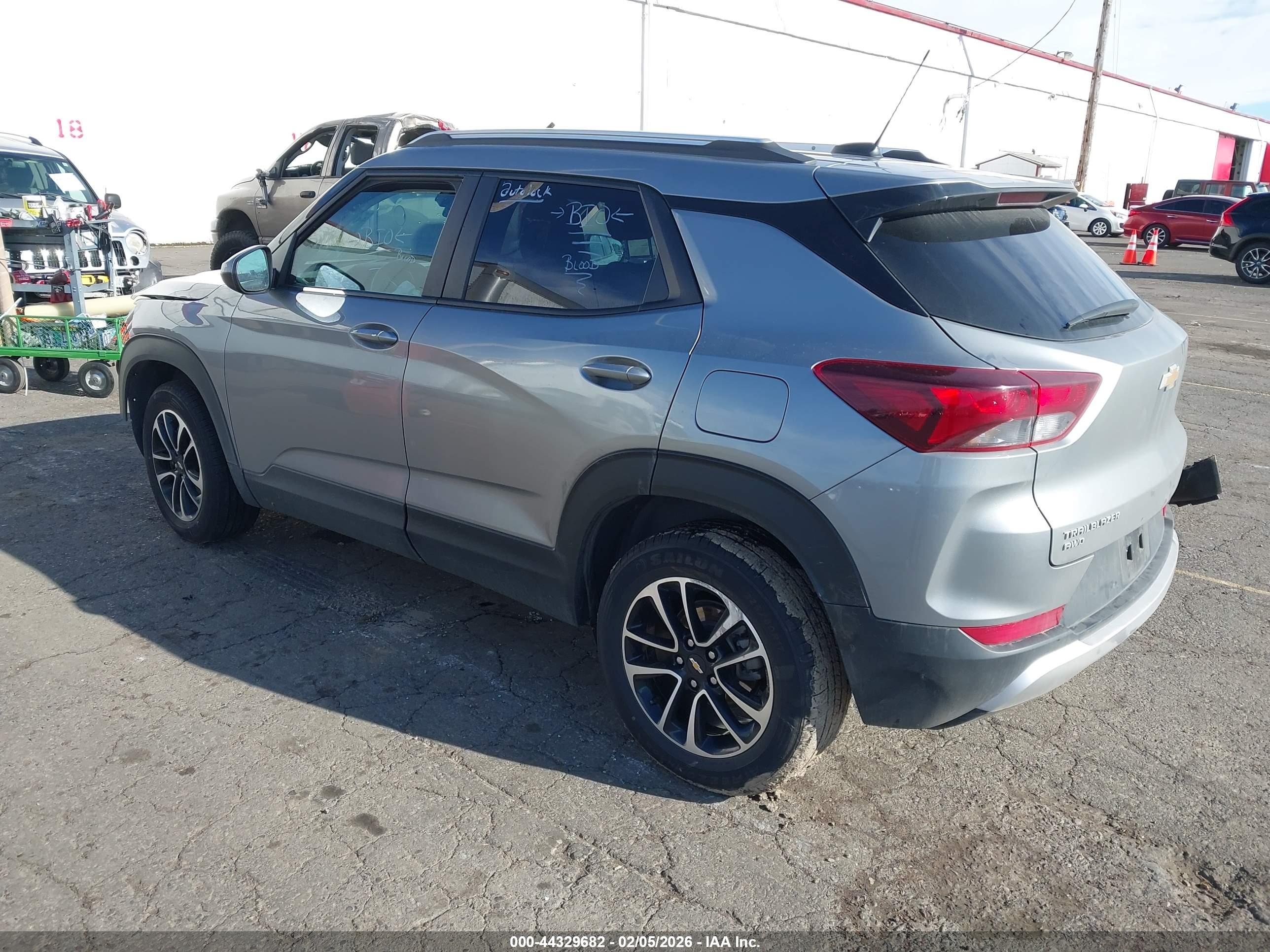 CHEVROLET TRAILBLAZER image 3