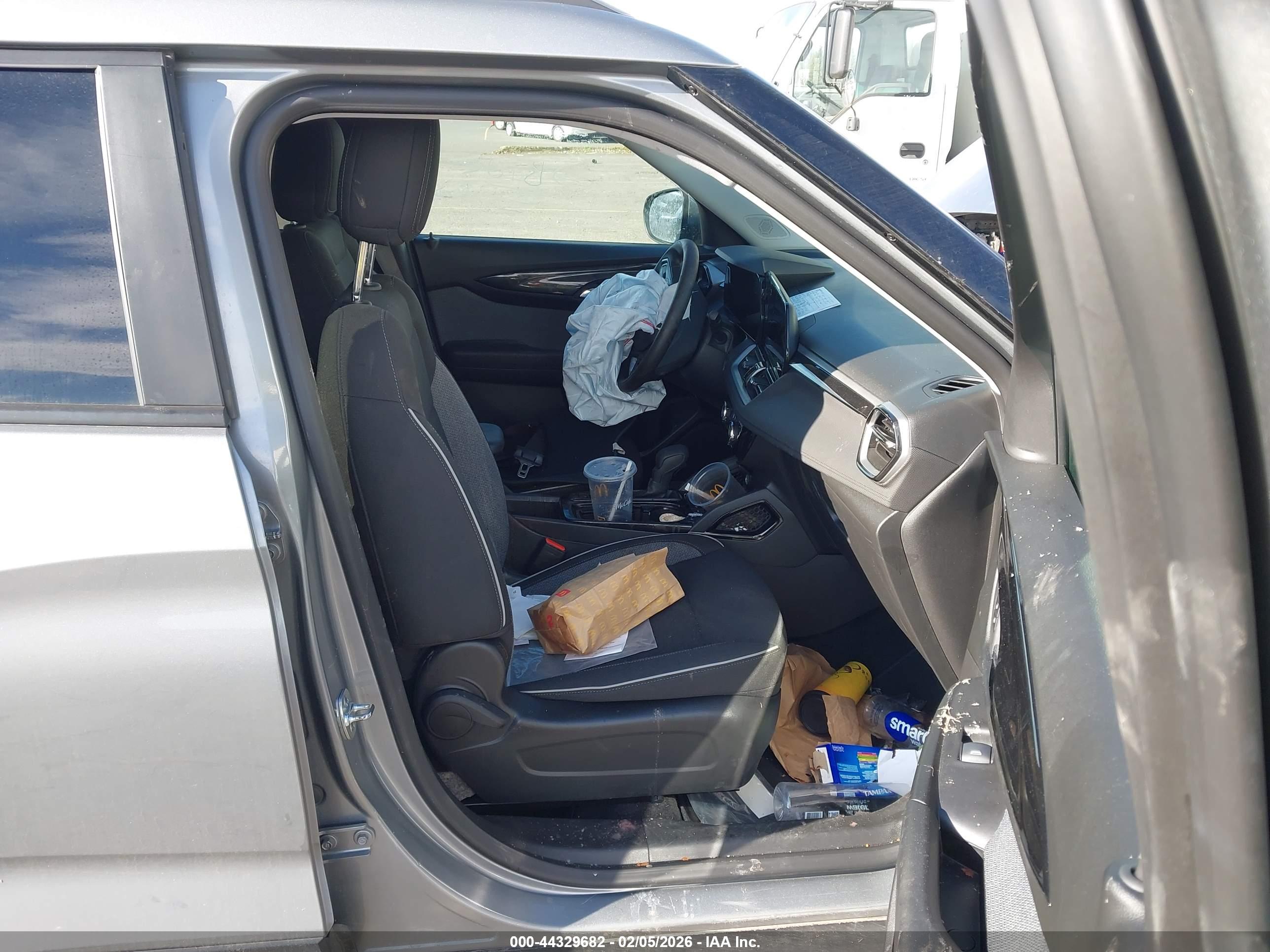 CHEVROLET TRAILBLAZER image 5