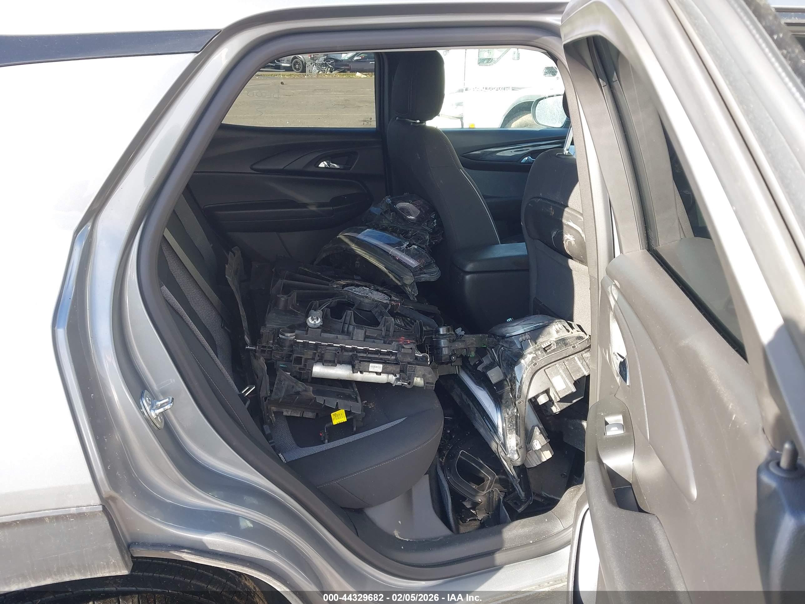 CHEVROLET TRAILBLAZER image 8