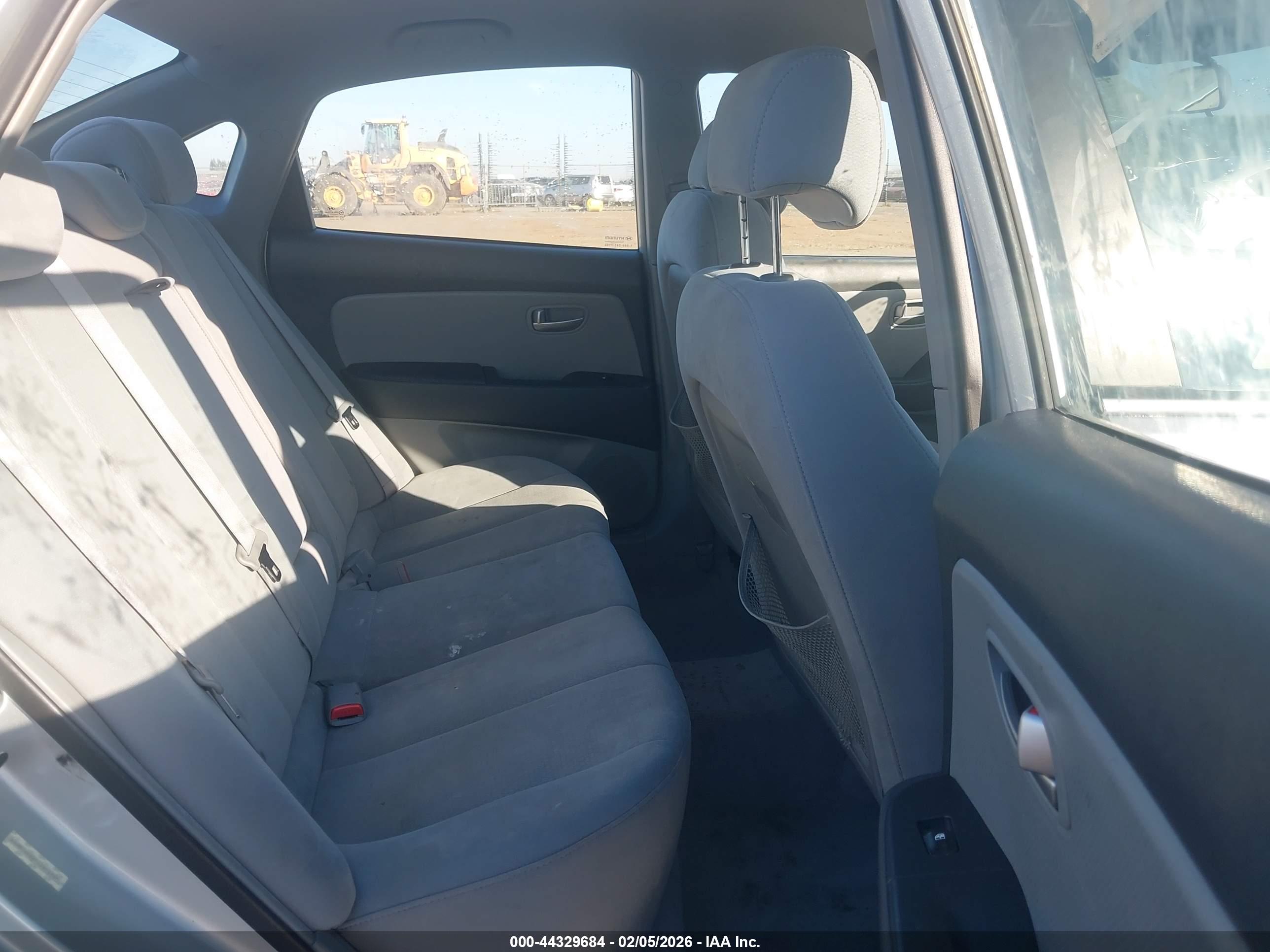 HYUNDAI ELANTRA image 8