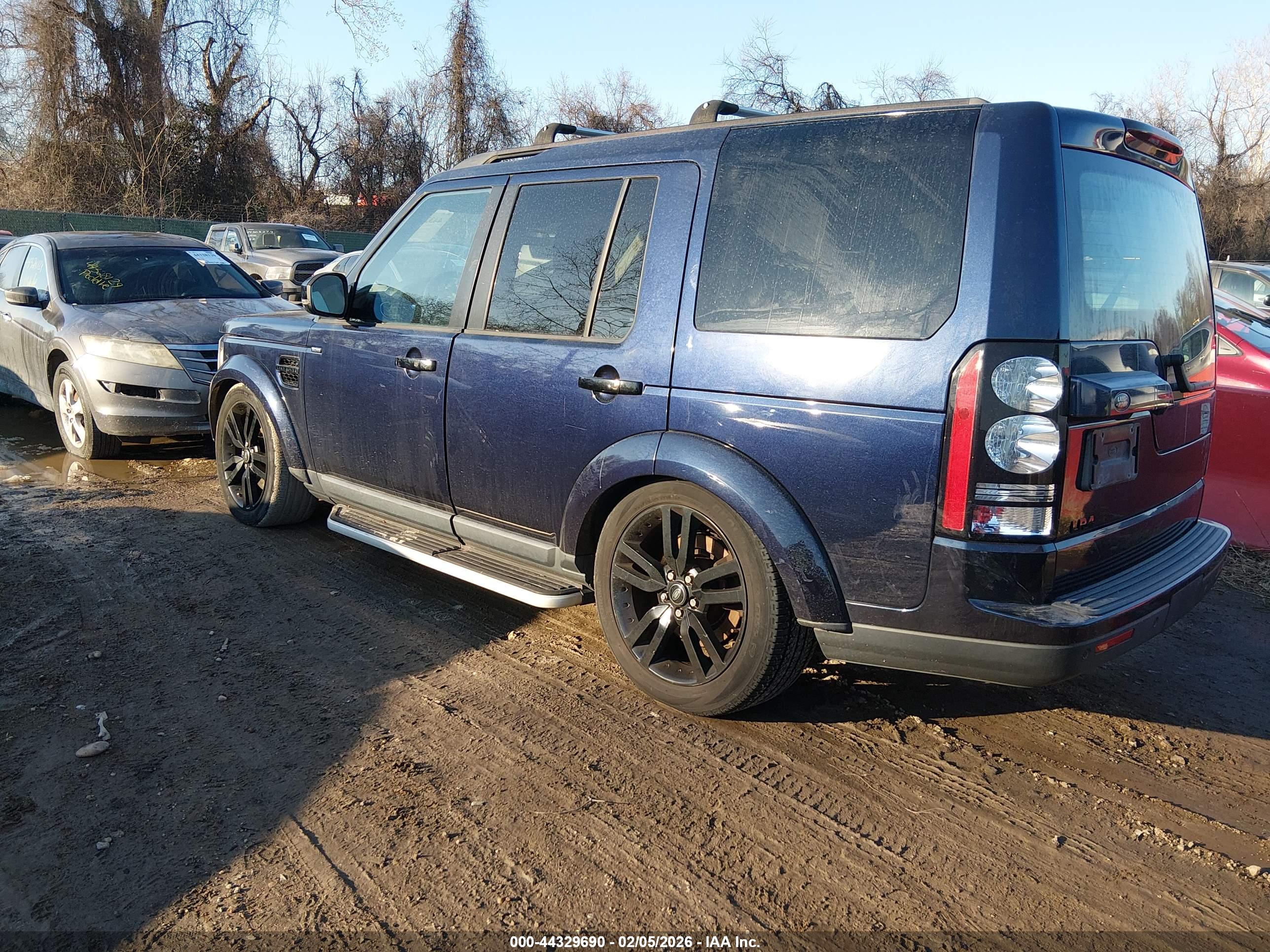 LAND ROVER image 3