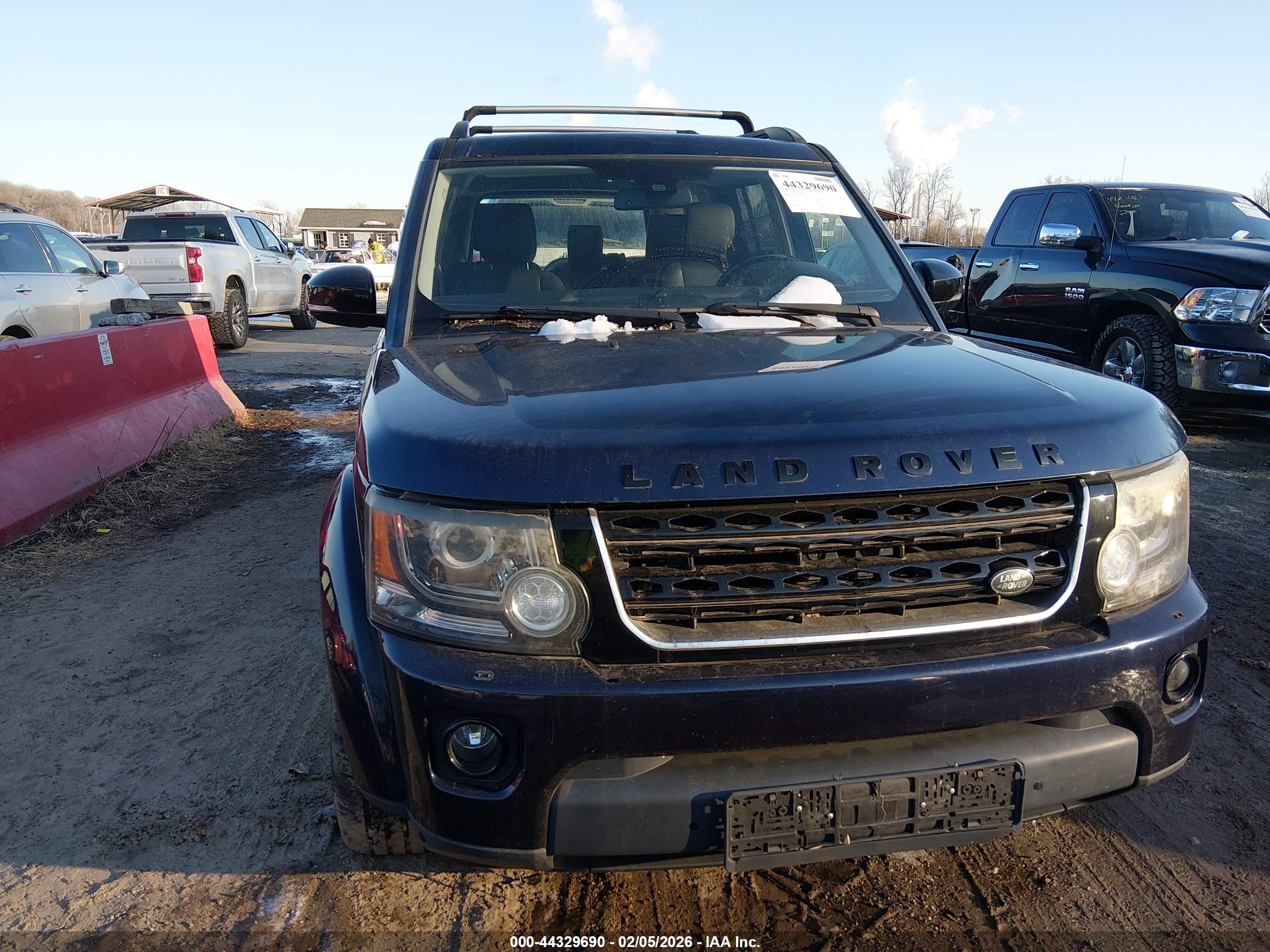 LAND ROVER image 6