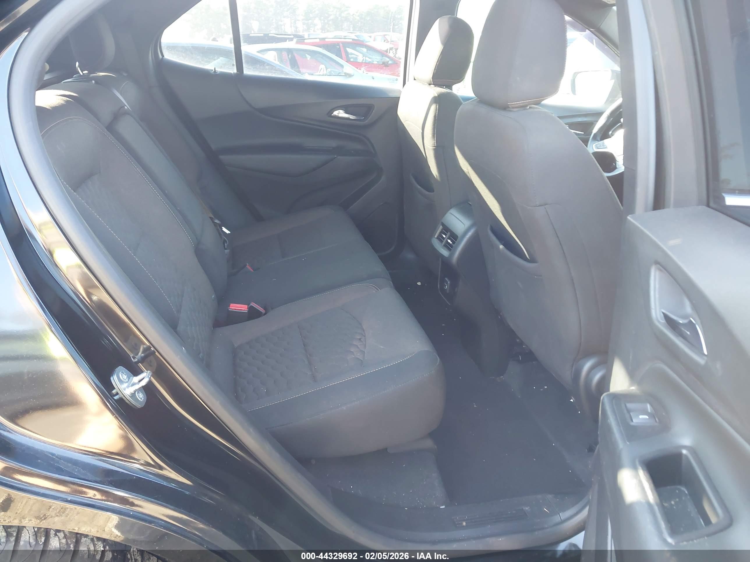 CHEVROLET EQUINOX image 8