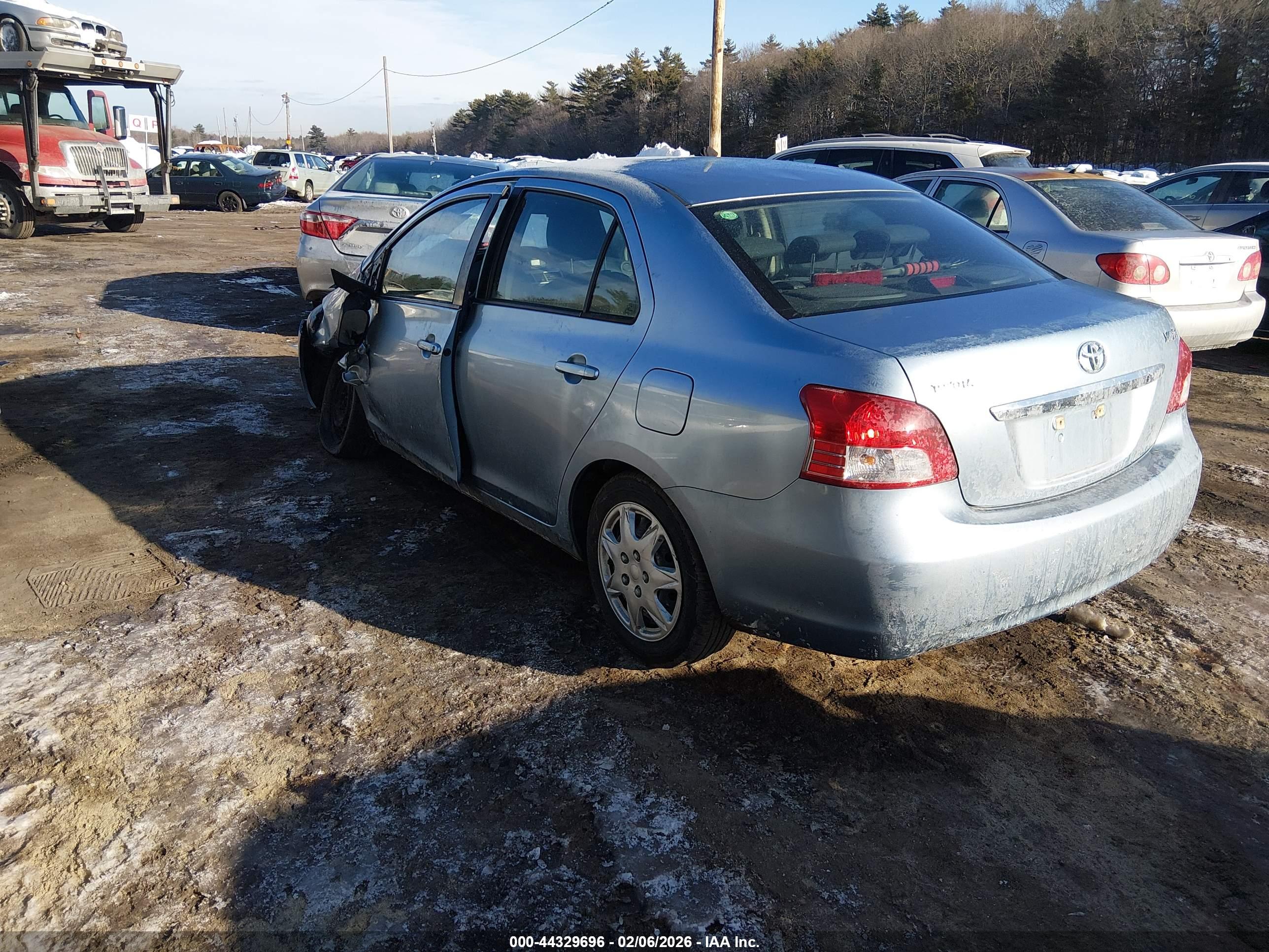 TOYOTA YARIS image 3