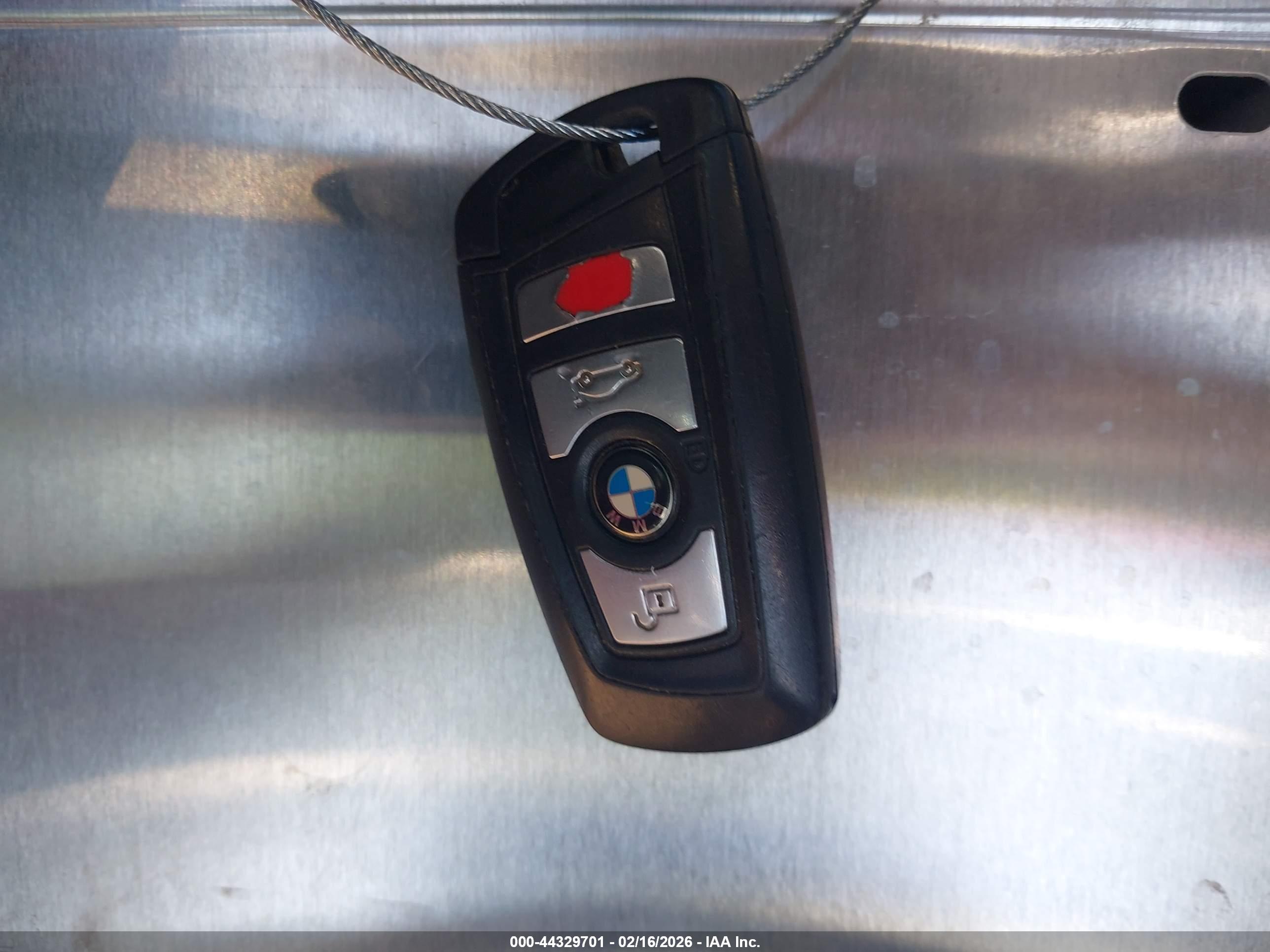 BMW 320I image 11
