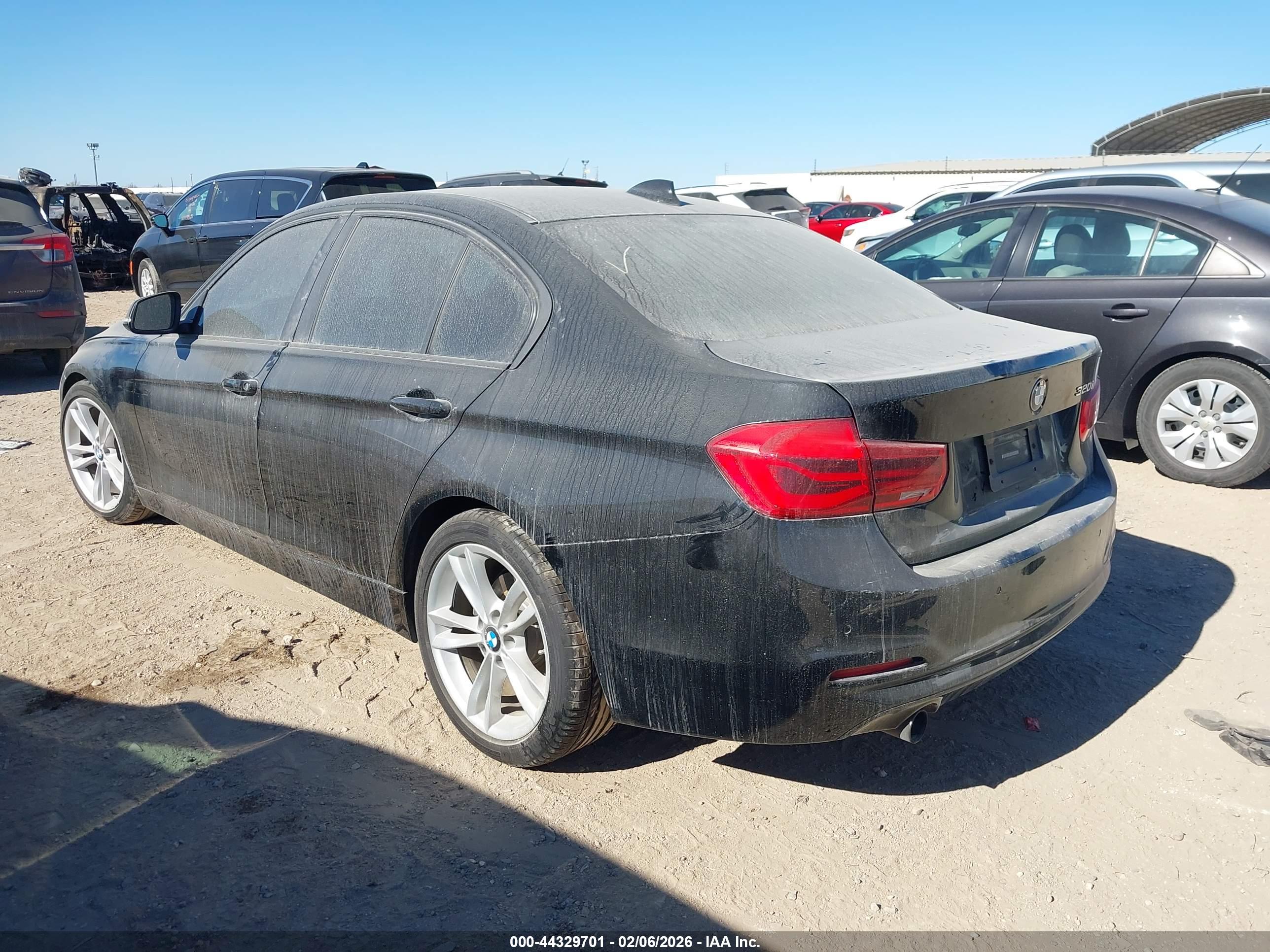 BMW 320I image 3