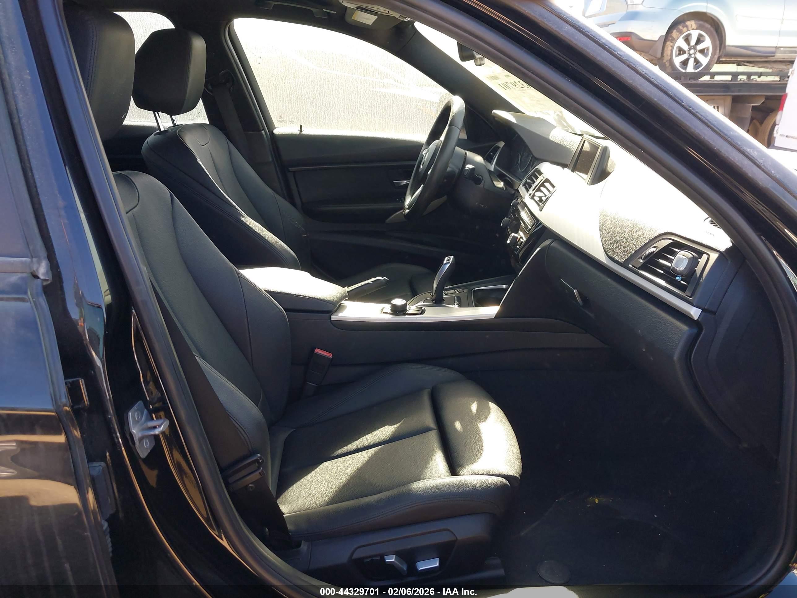 BMW 320I image 5