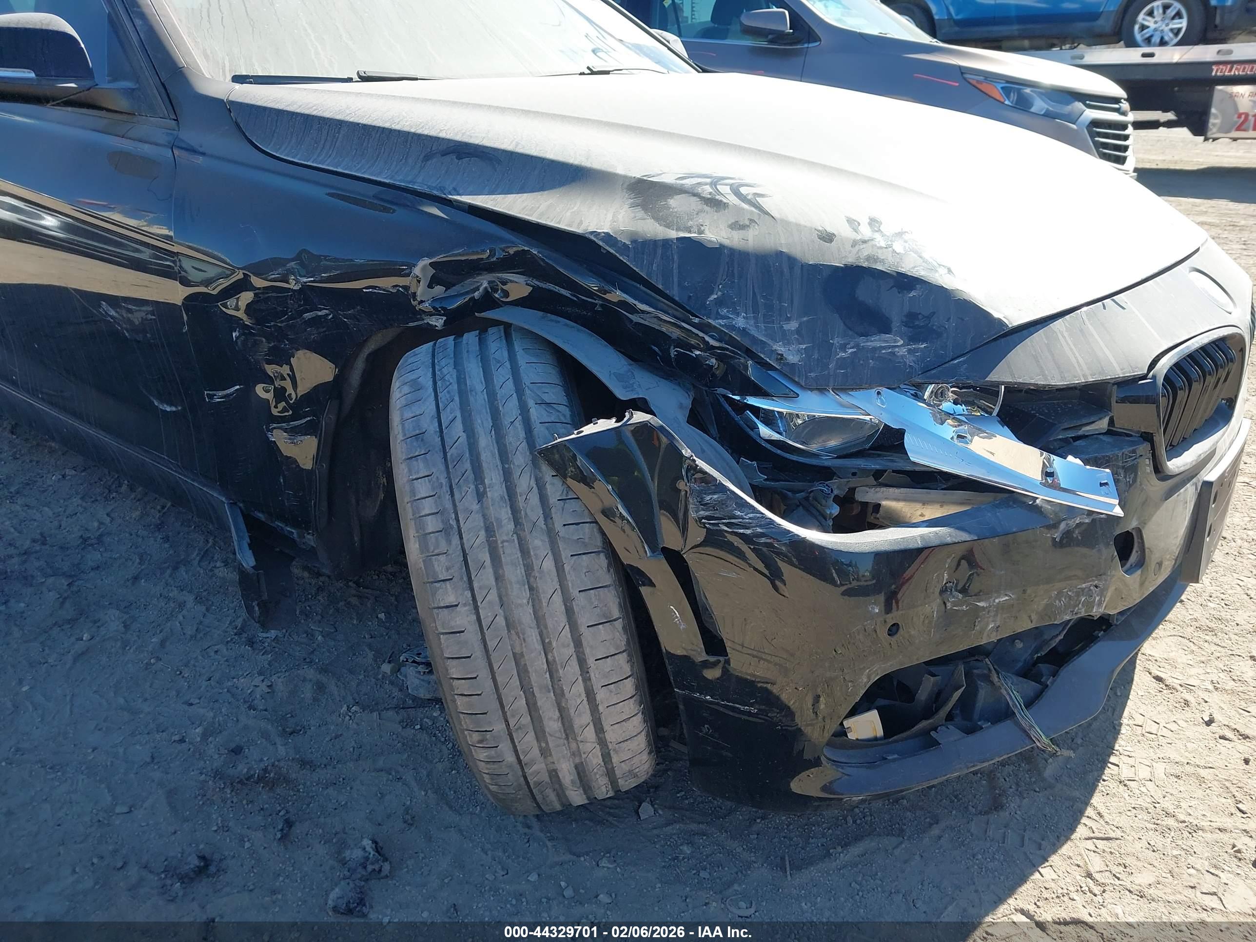 BMW 320I image 6