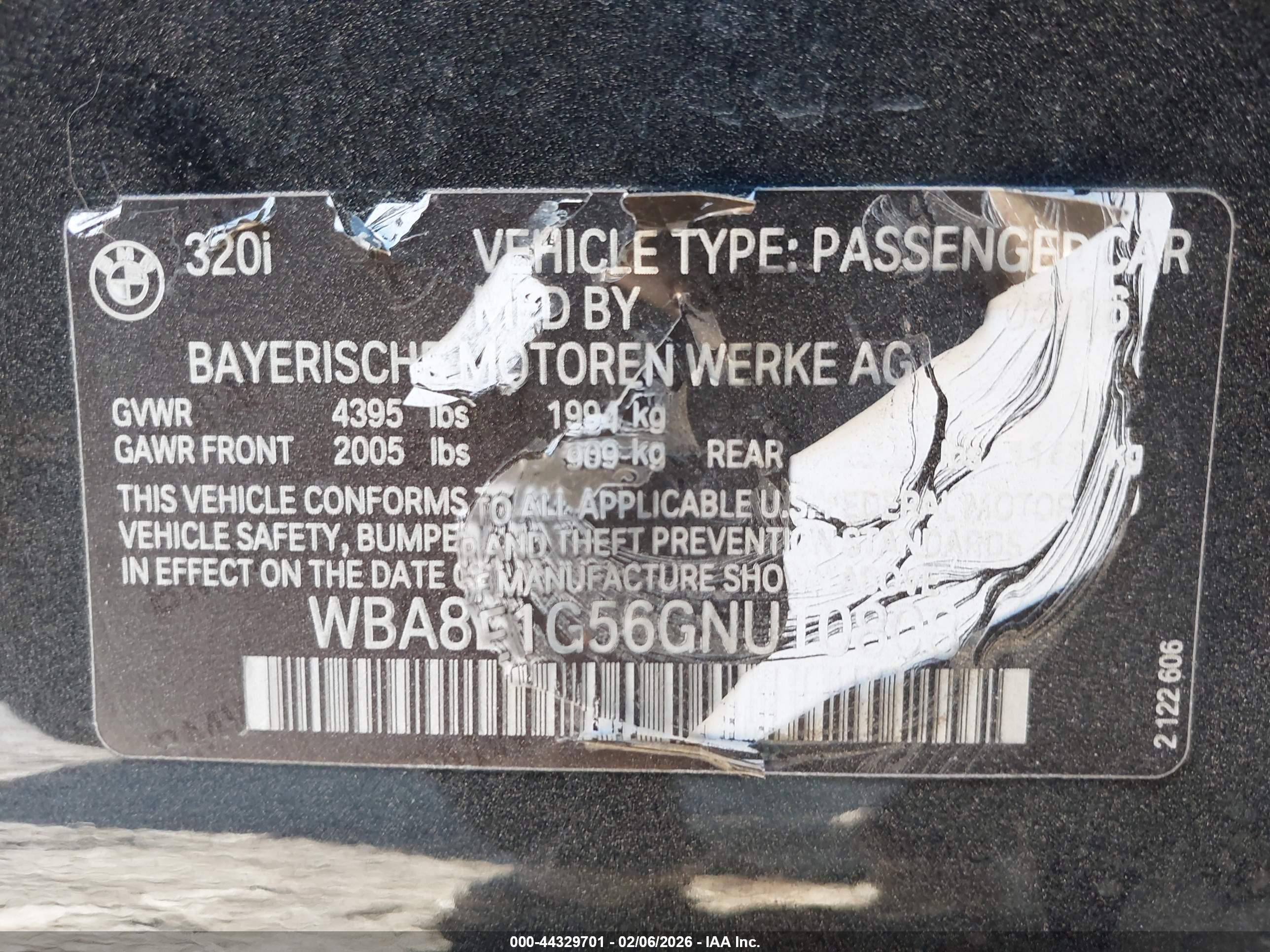 BMW 320I image 9