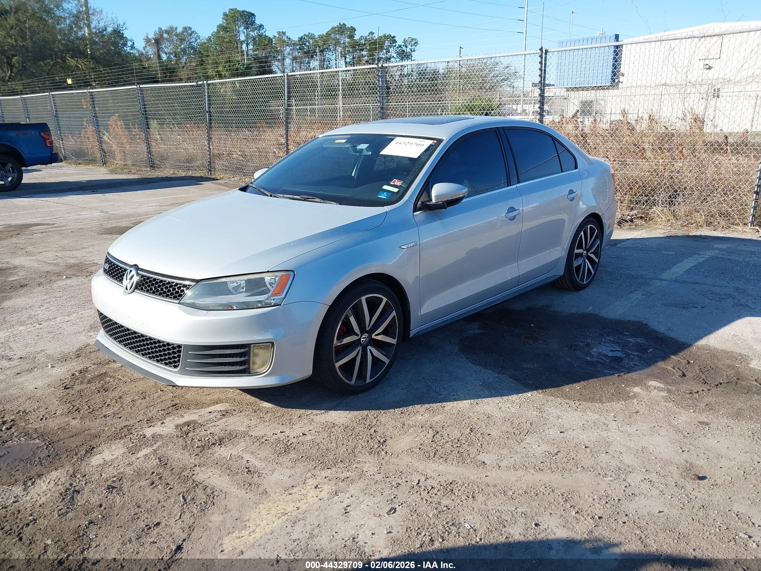 VOLKSWAGEN JETTA image 2