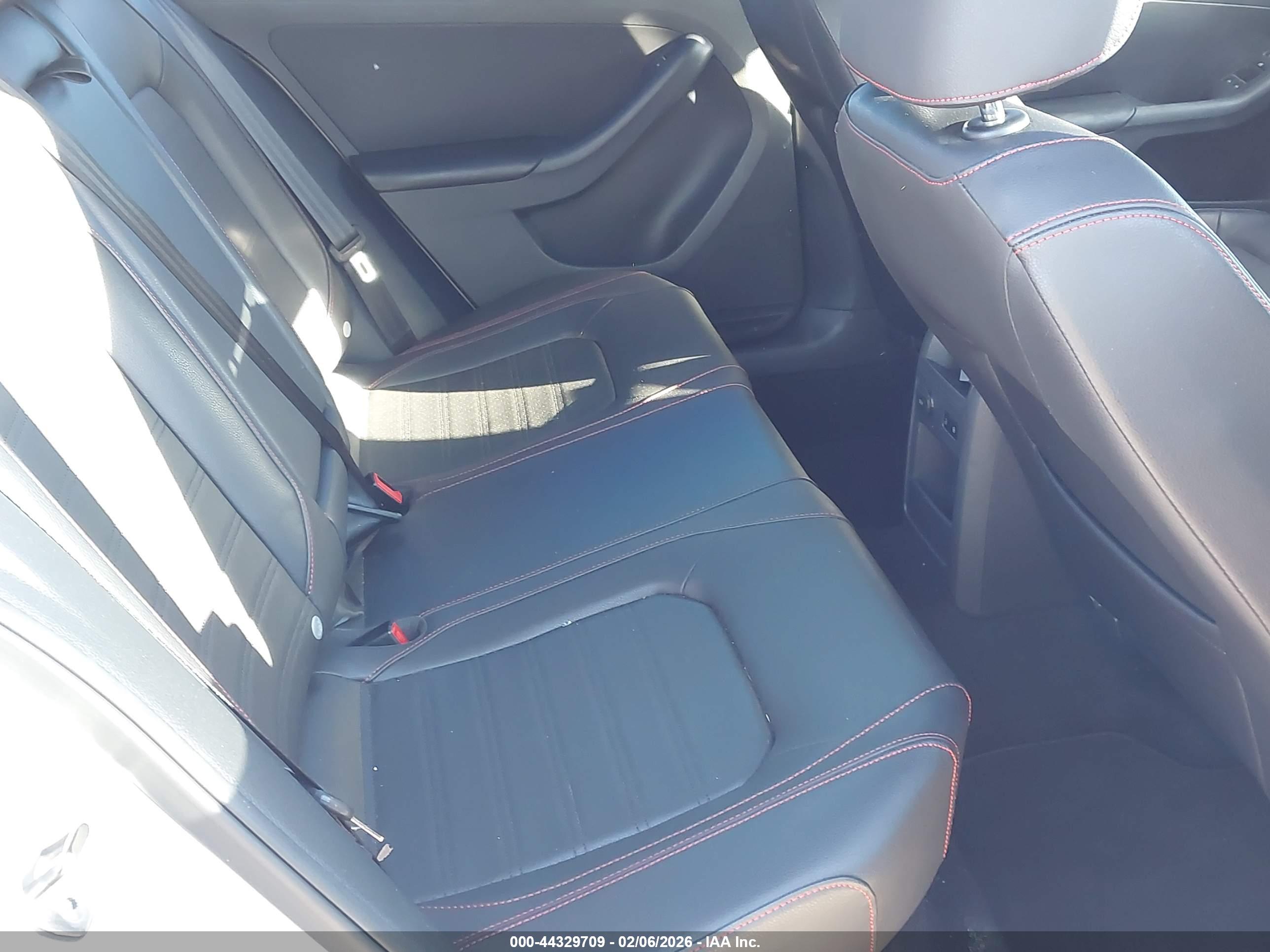 VOLKSWAGEN JETTA image 8