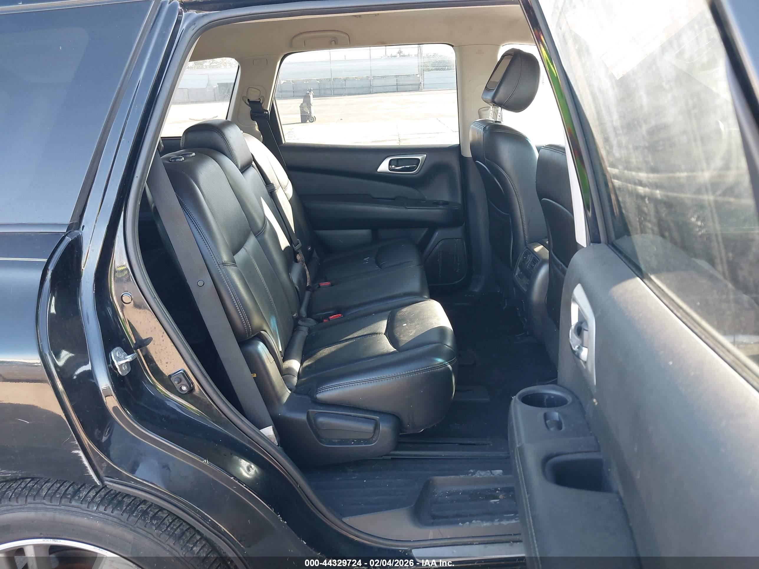 NISSAN PATHFINDER image 8
