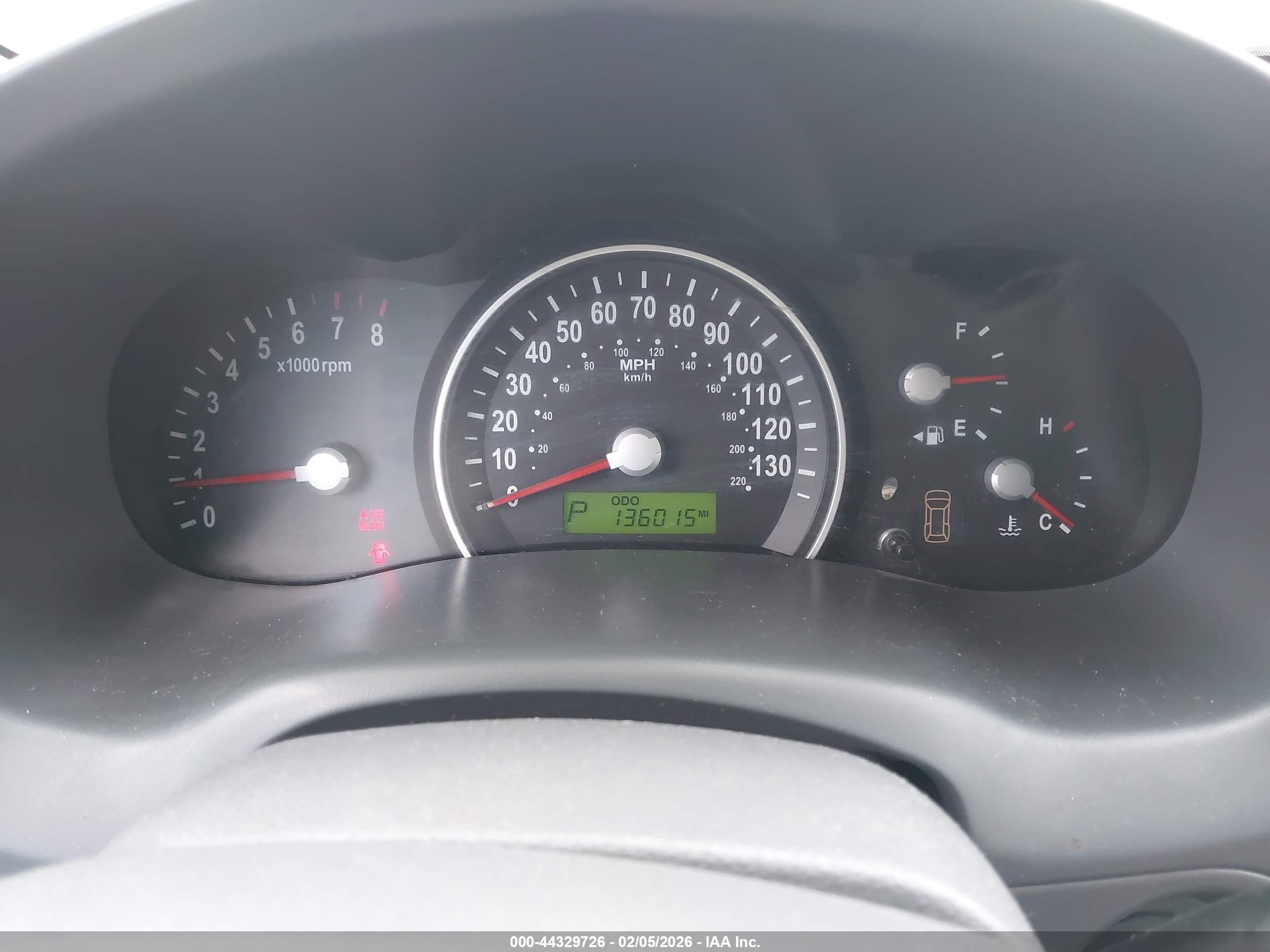 KIA SEDONA image 7