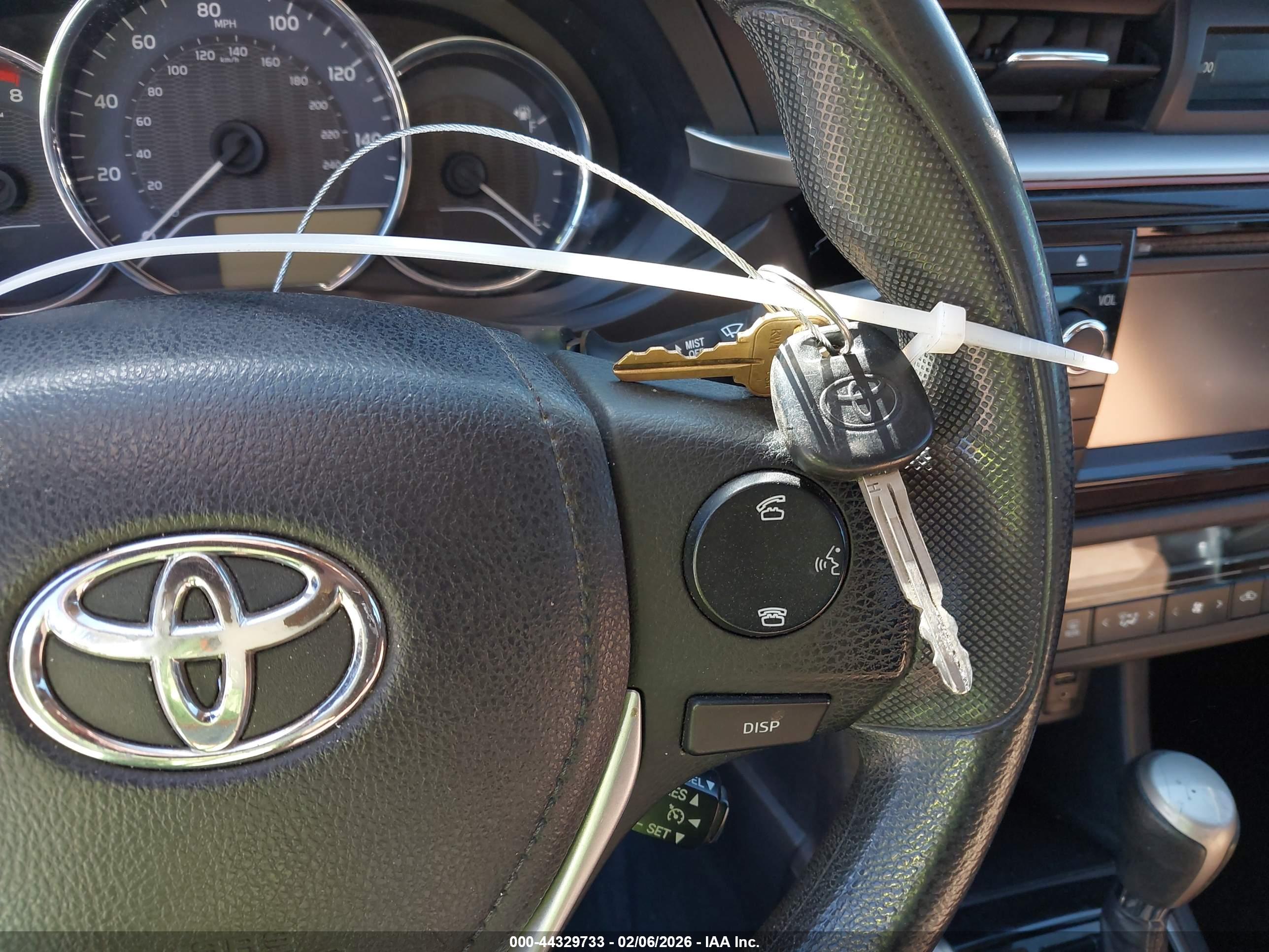 TOYOTA COROLLA image 11