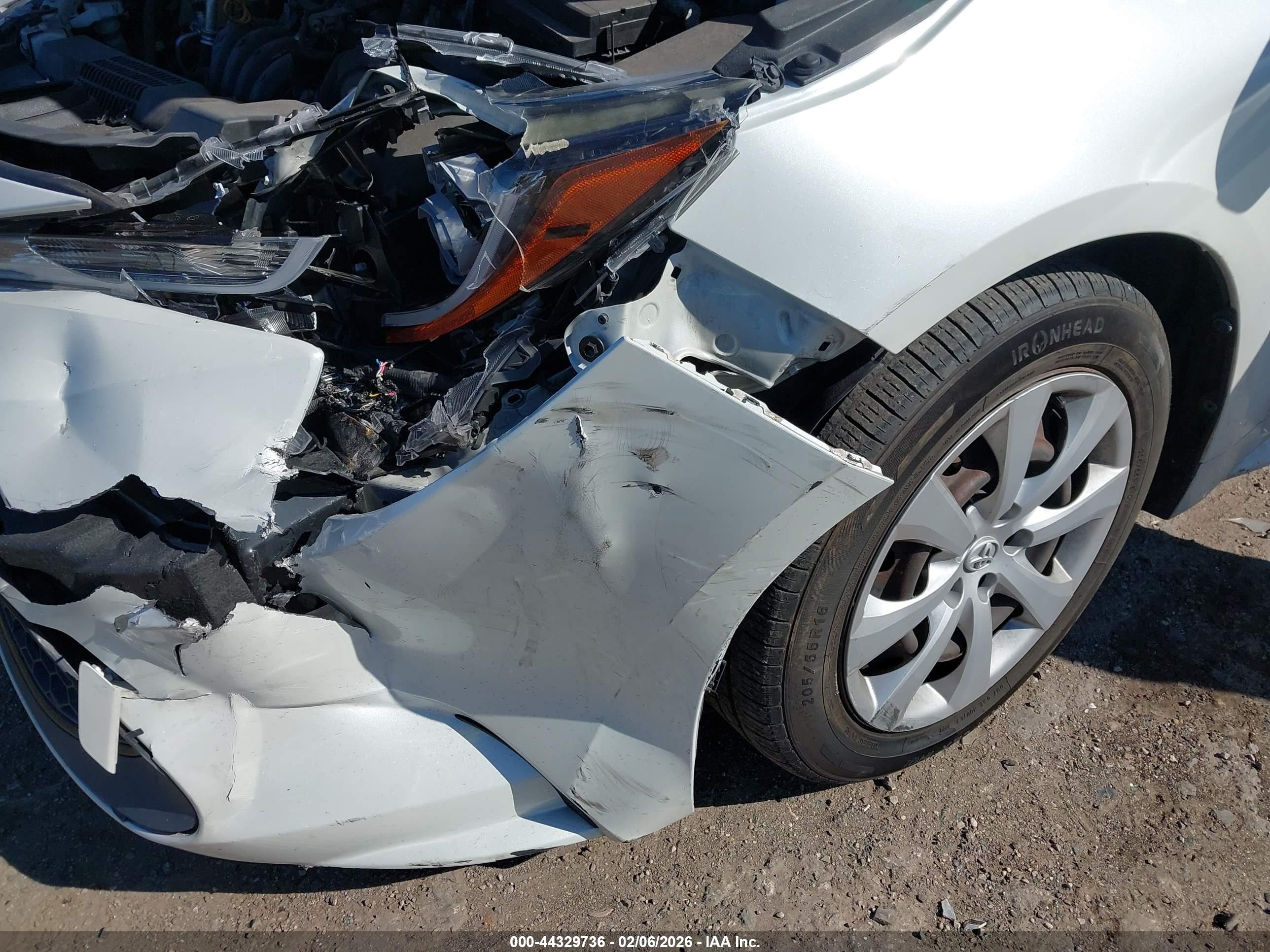 TOYOTA COROLLA image 6