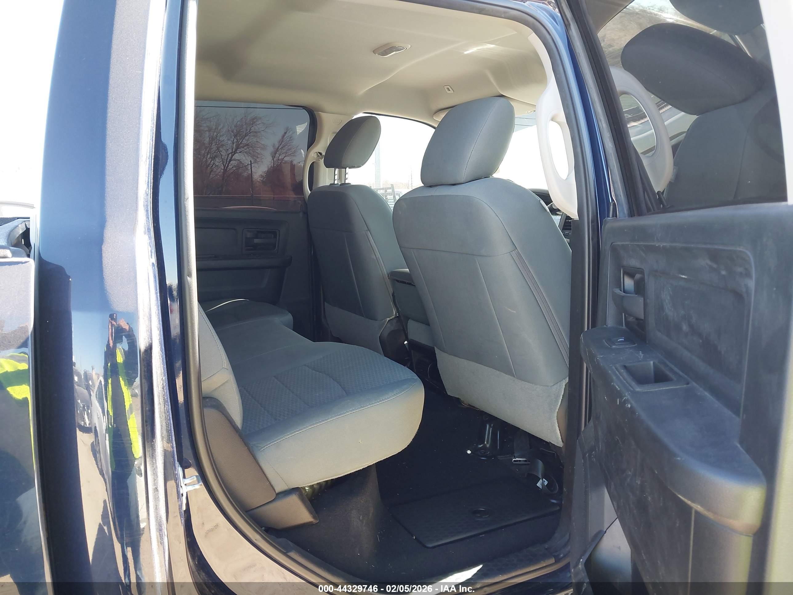 RAM 2500 image 8