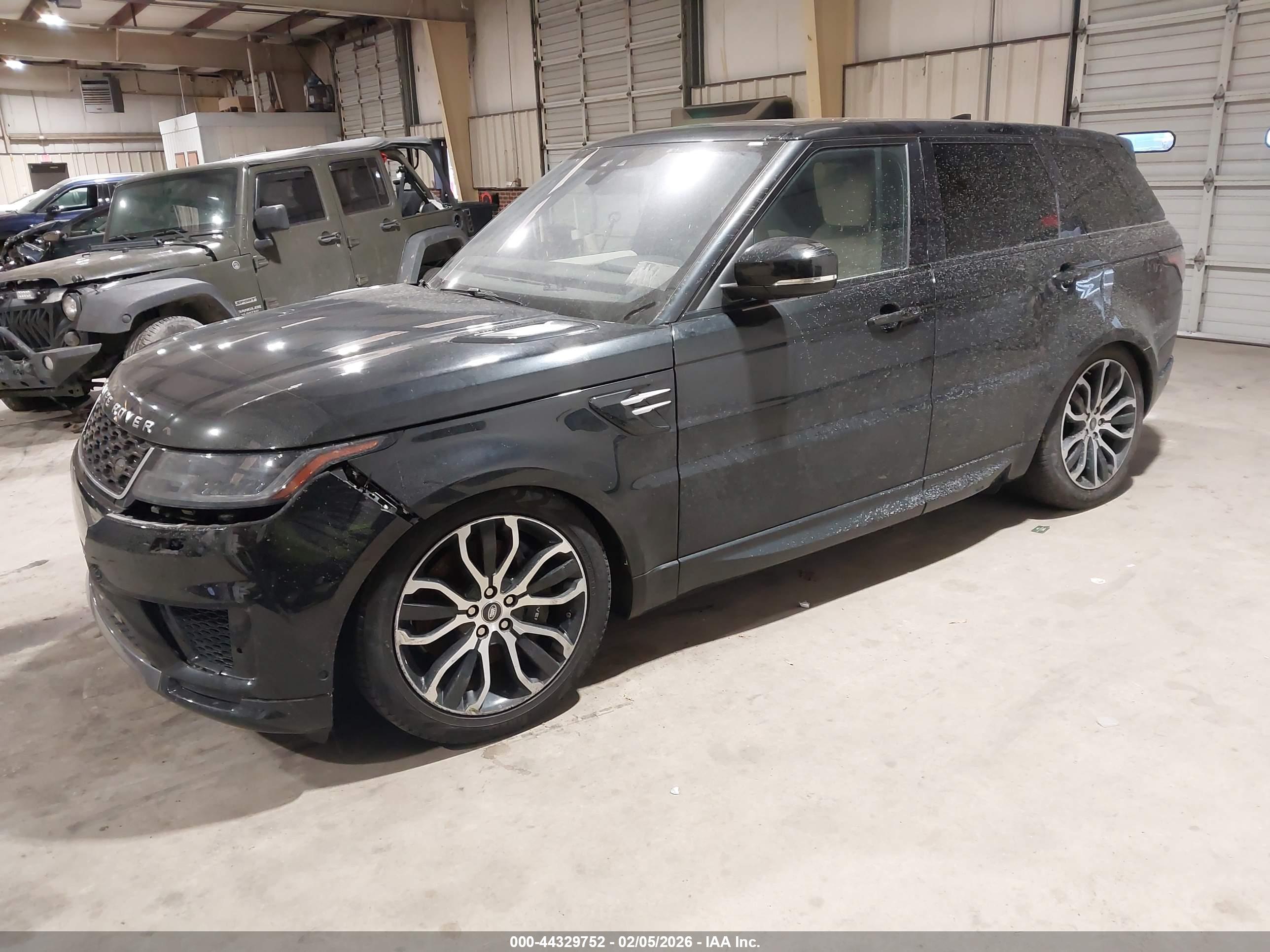 LAND ROVER image 2