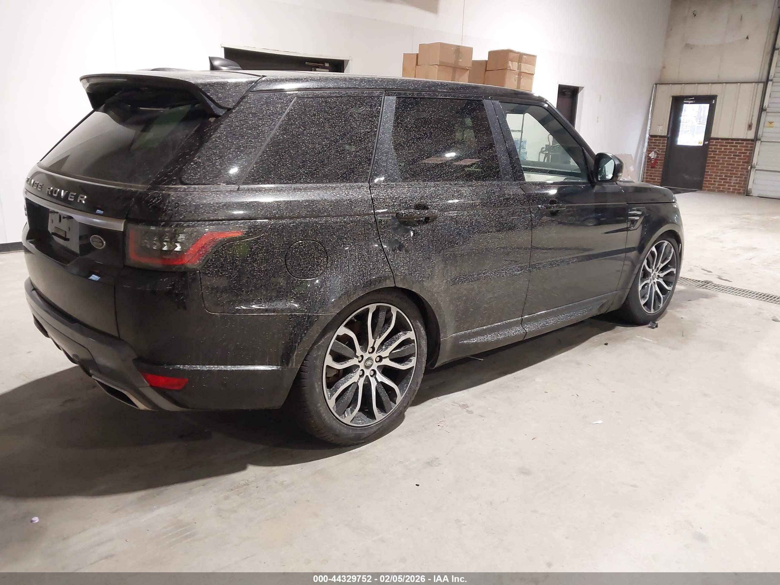 LAND ROVER image 4