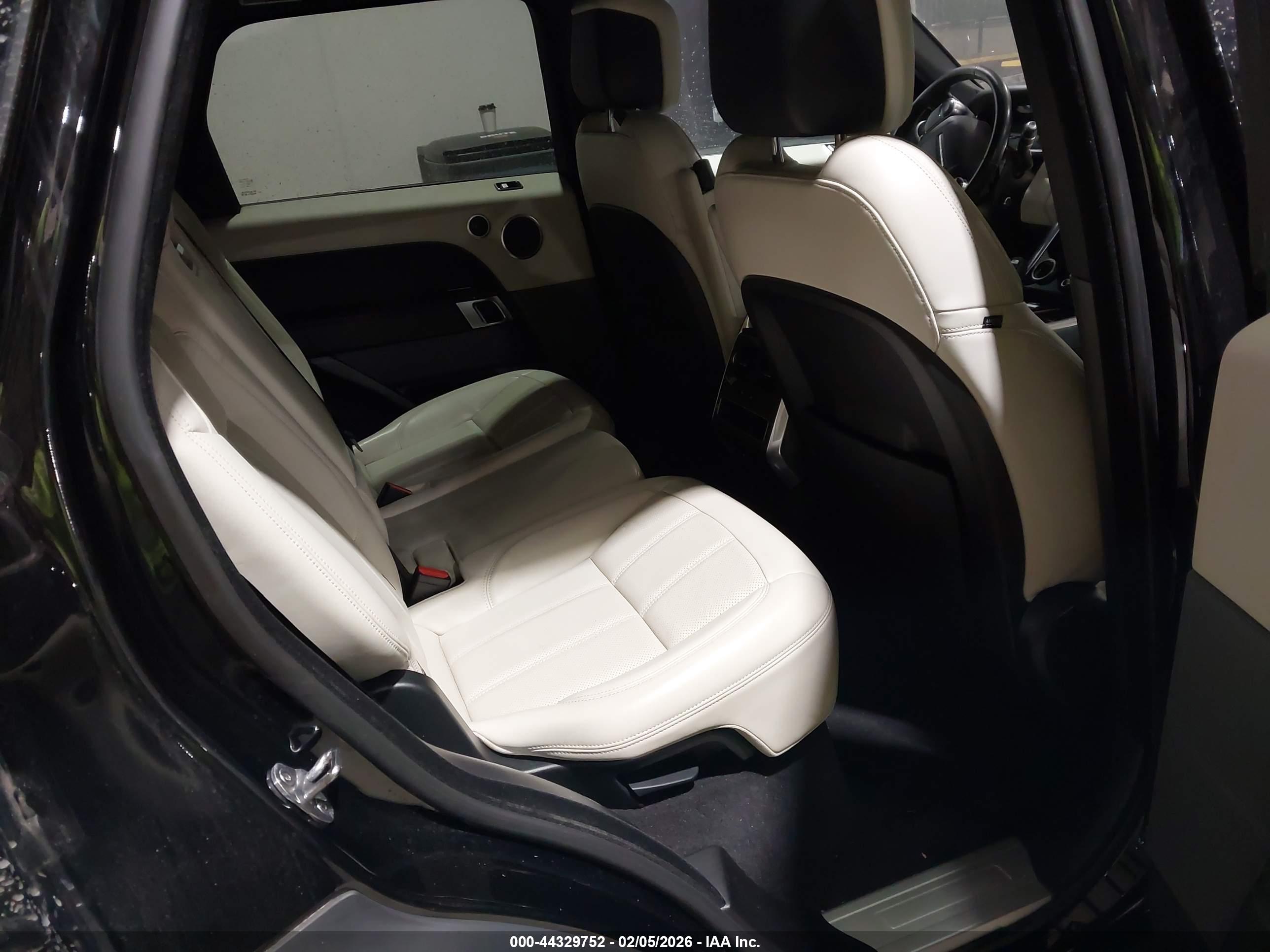 LAND ROVER image 8