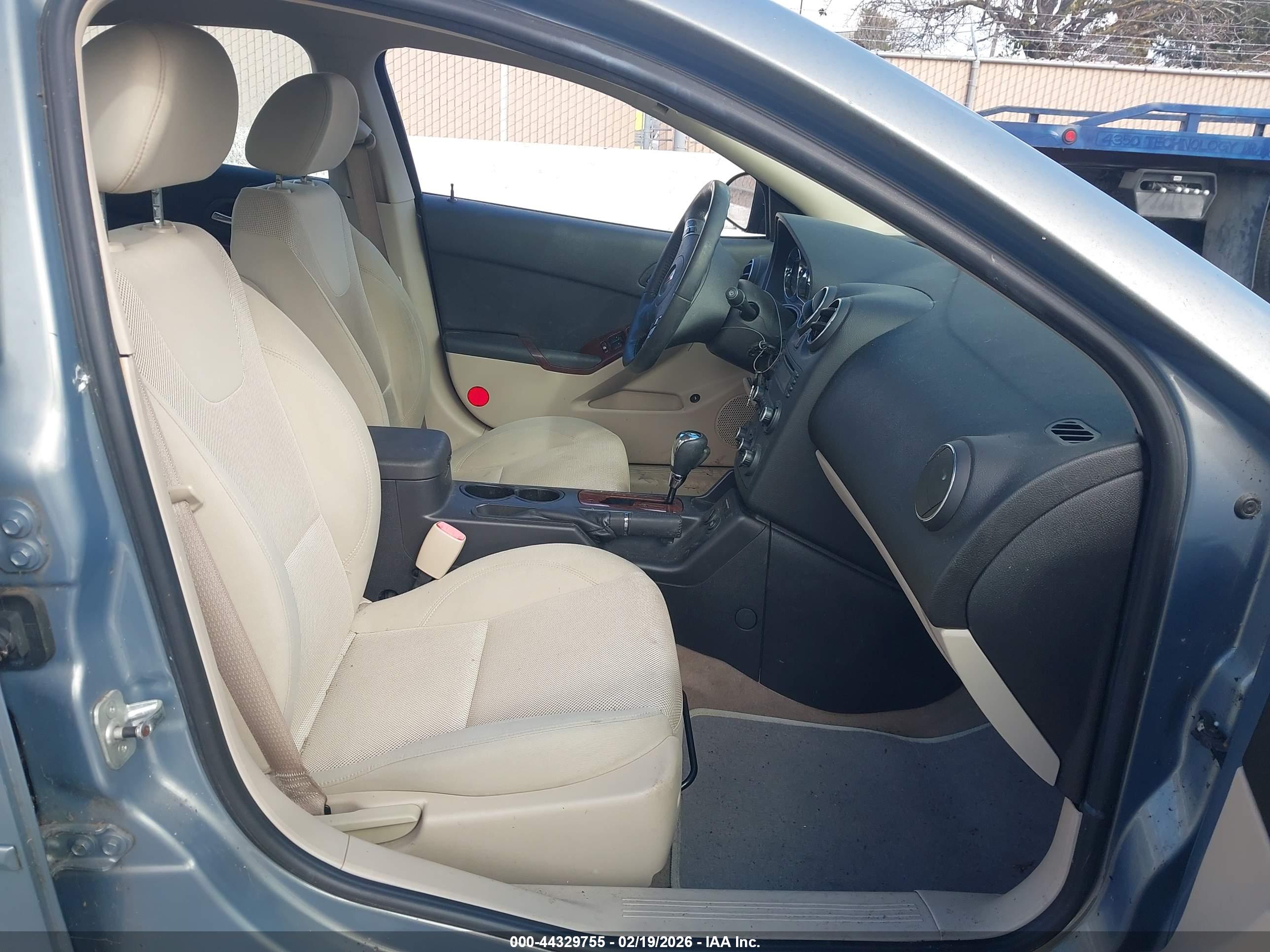 PONTIAC G6 image 5