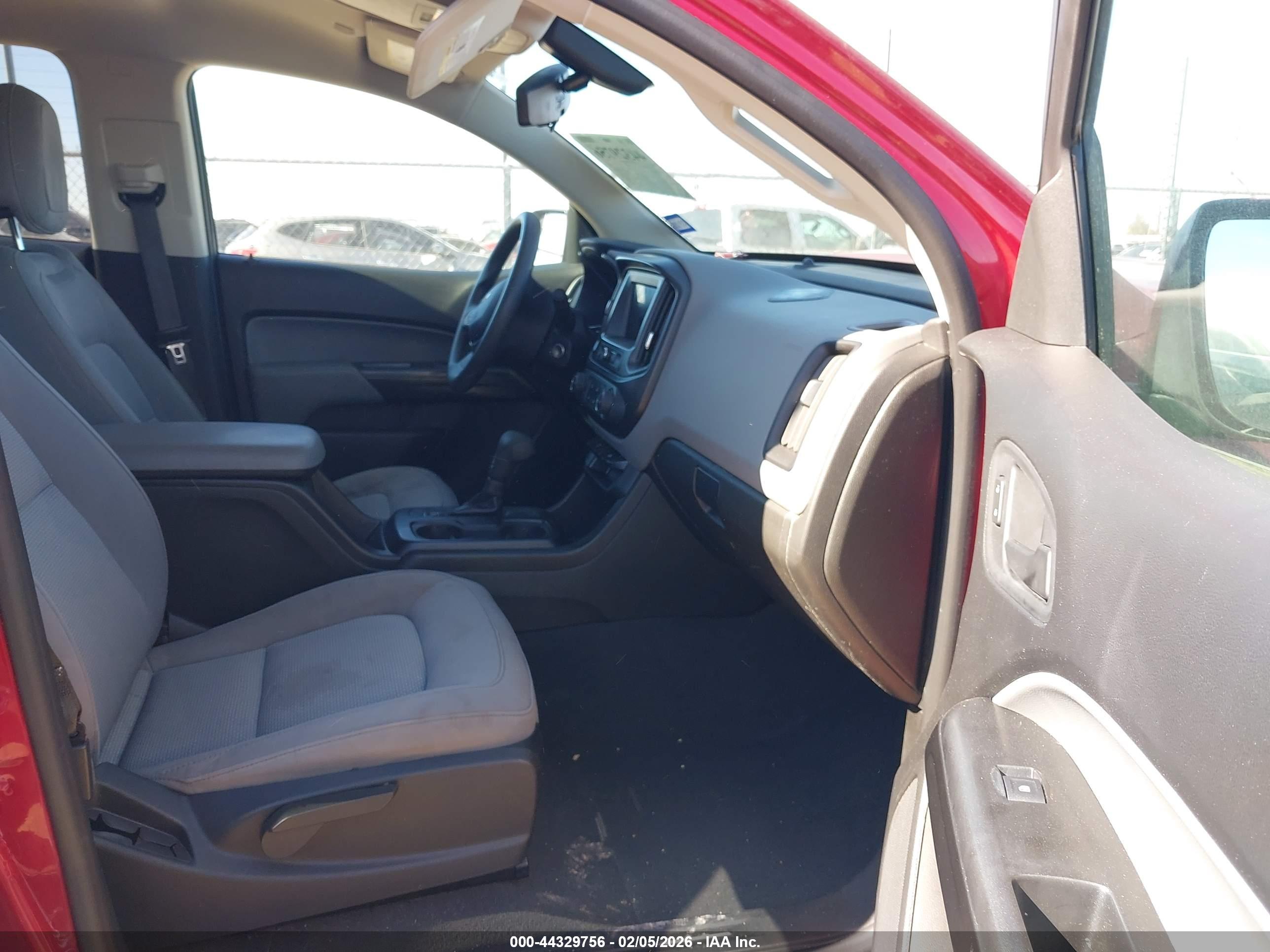 CHEVROLET COLORADO image 5
