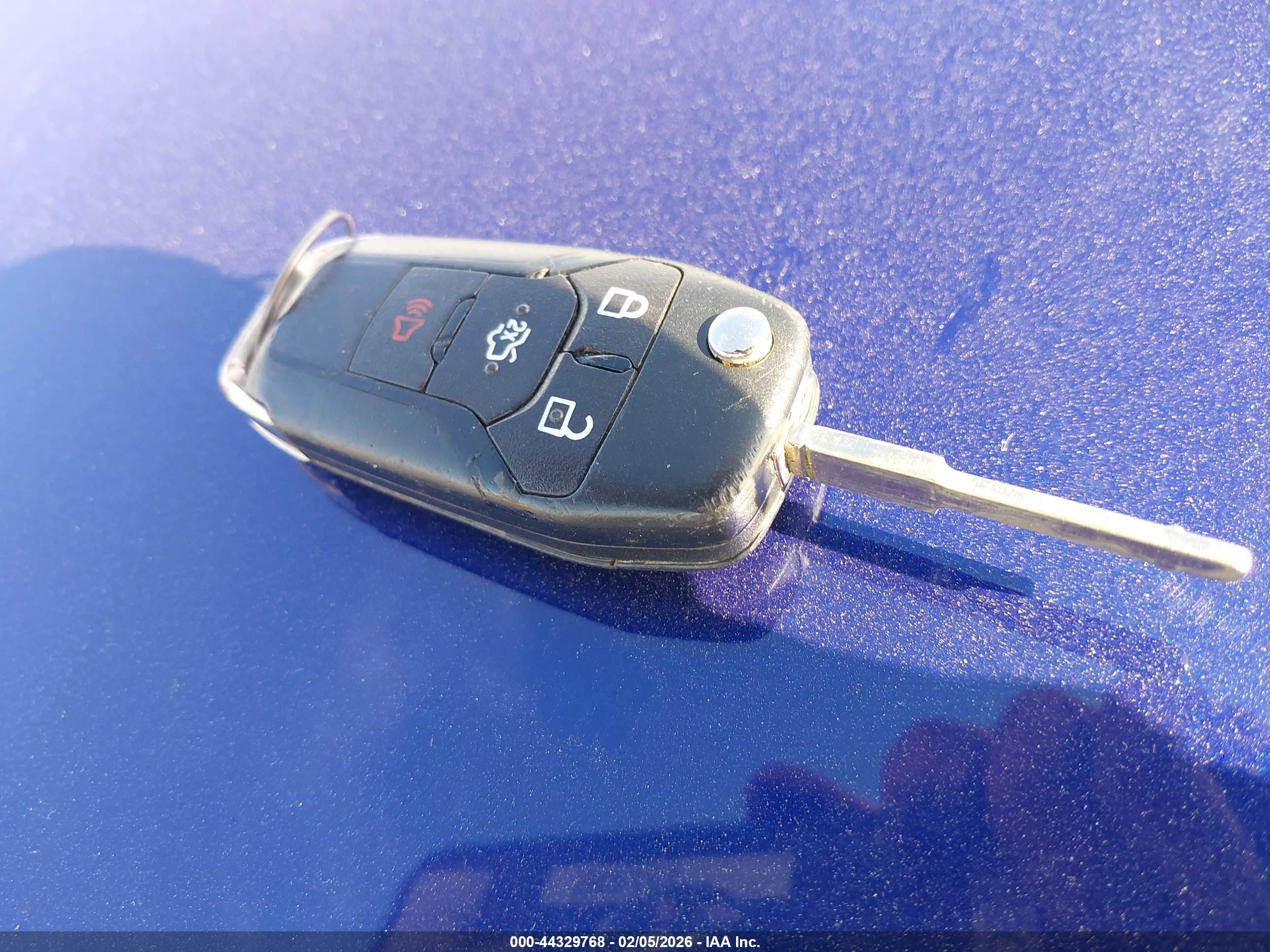FORD FUSION image 11