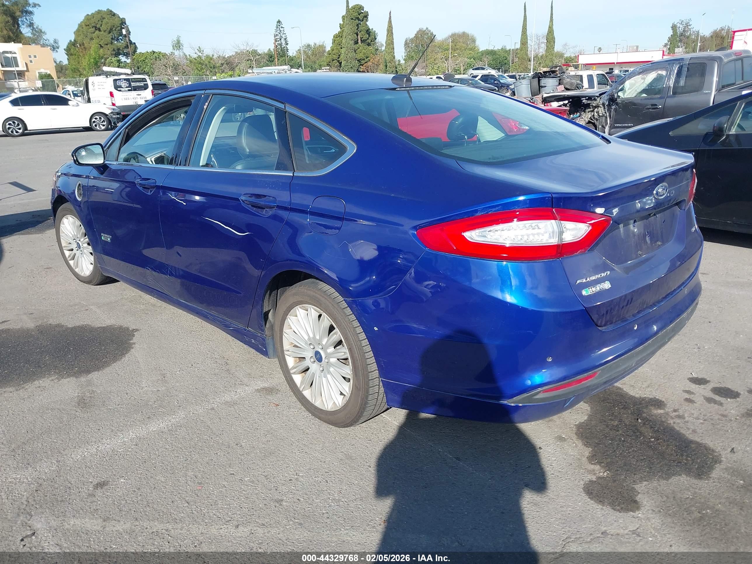 FORD FUSION image 3