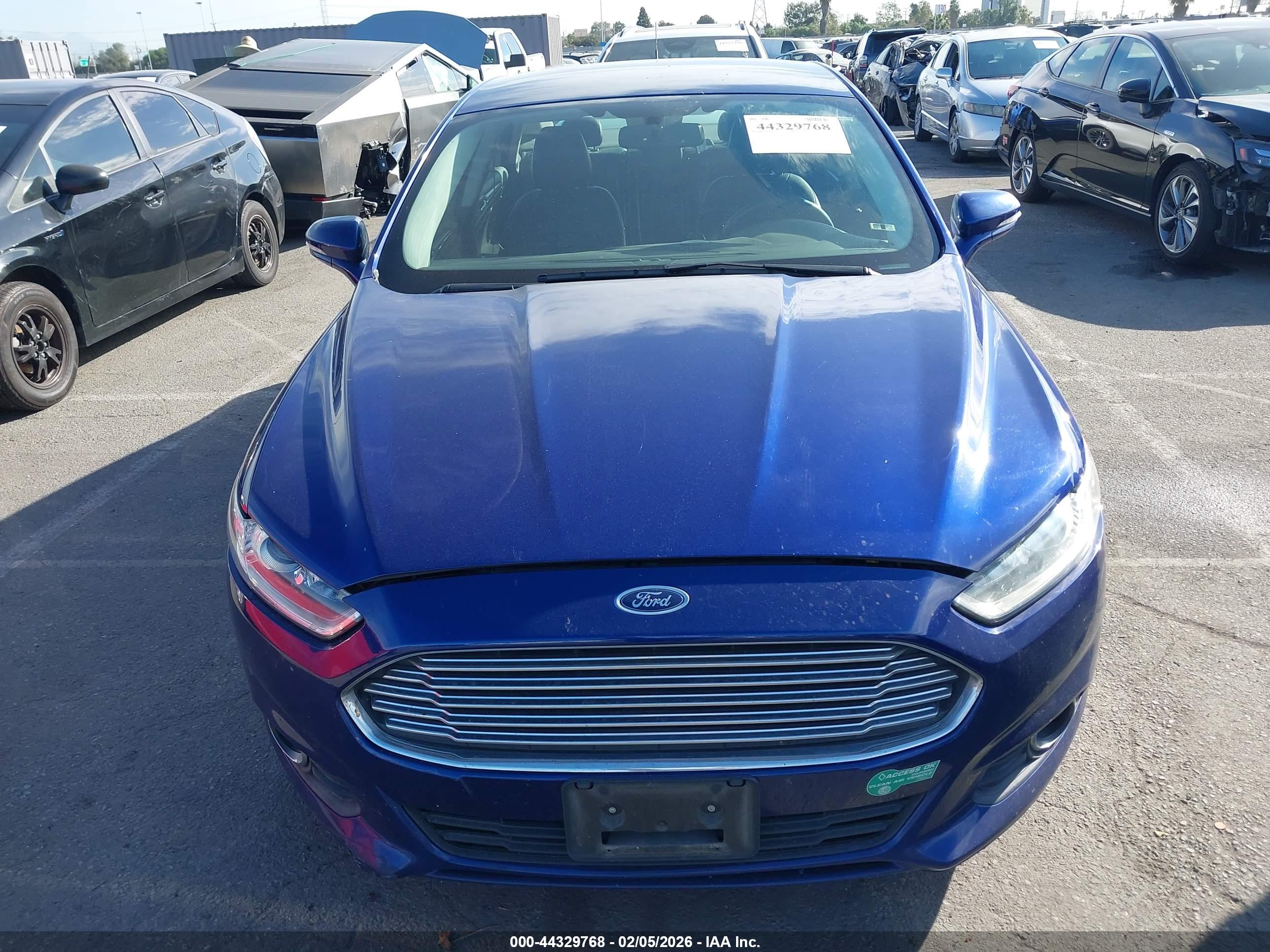 FORD FUSION image 6