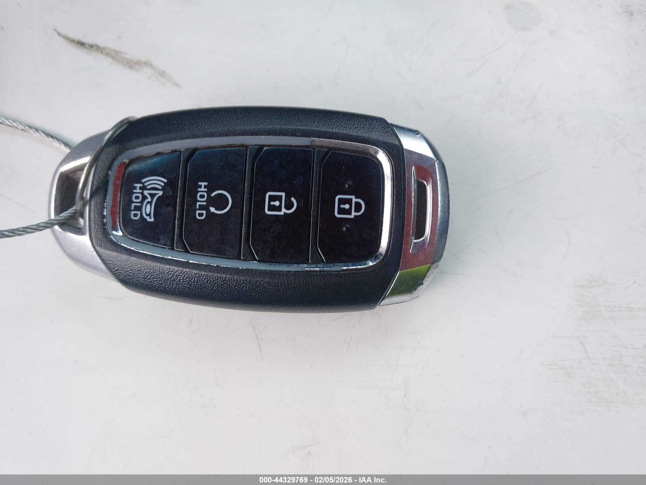 HYUNDAI KONA image 11
