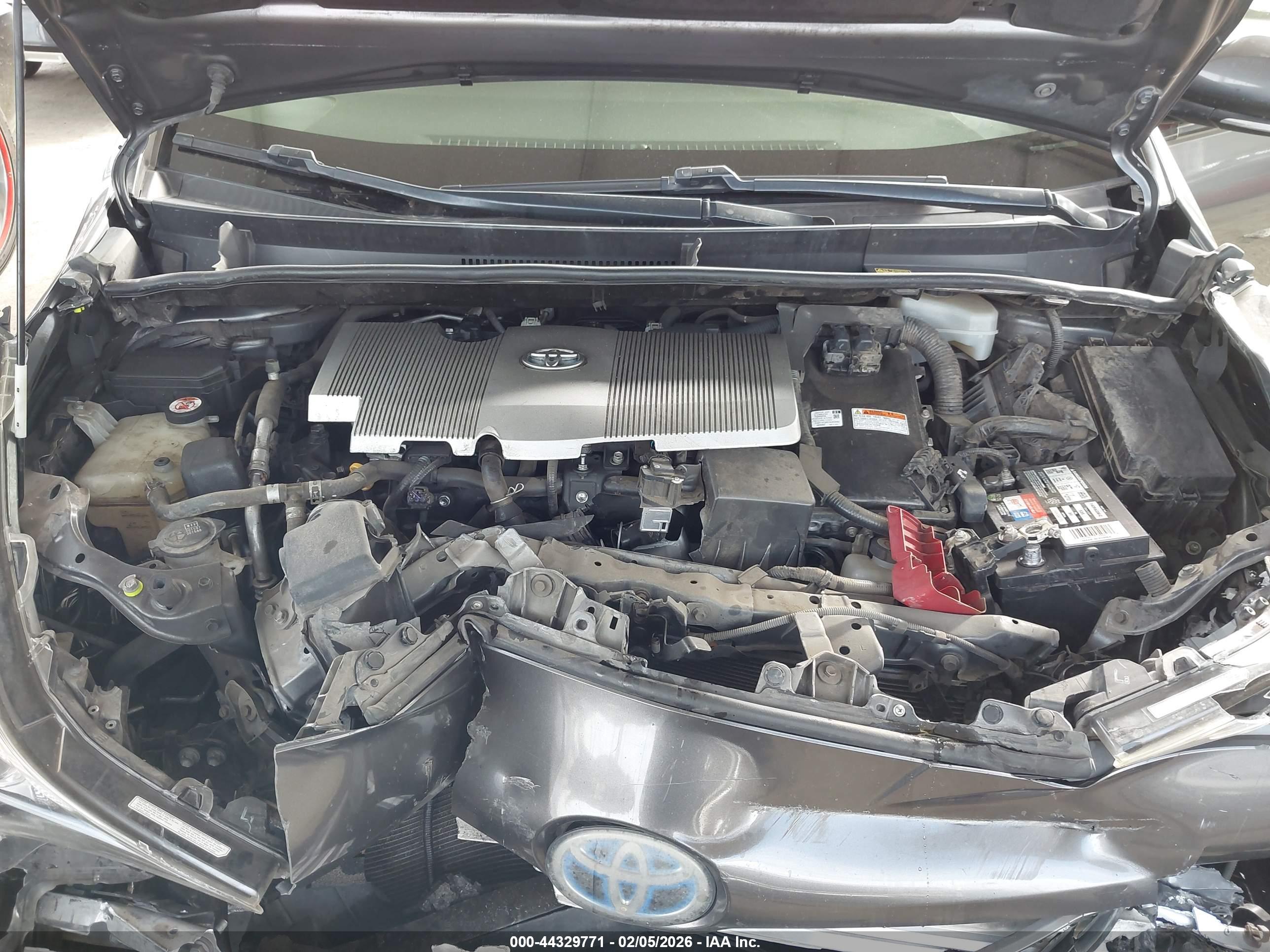 TOYOTA PRIUS image 10