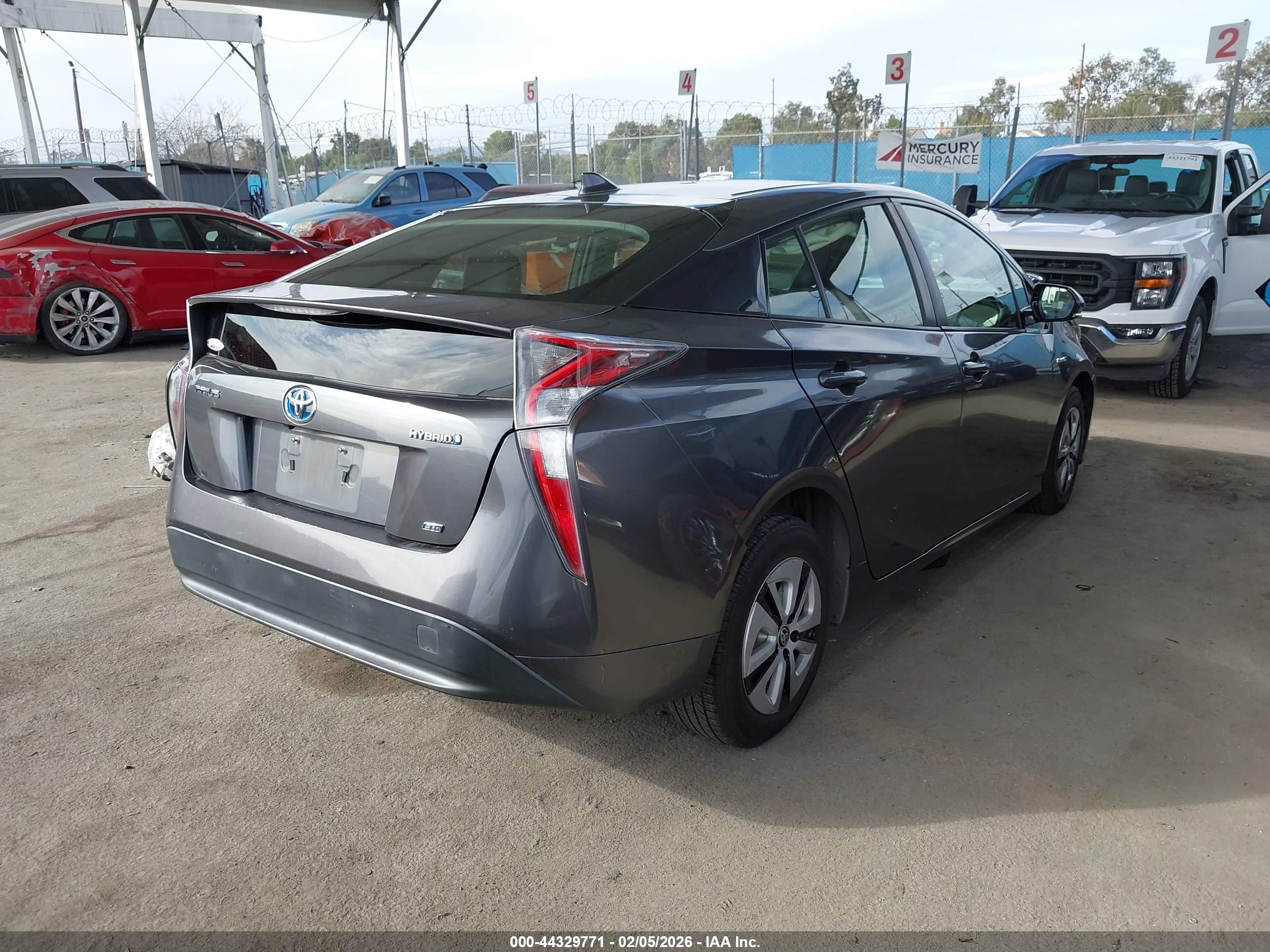 TOYOTA PRIUS image 4