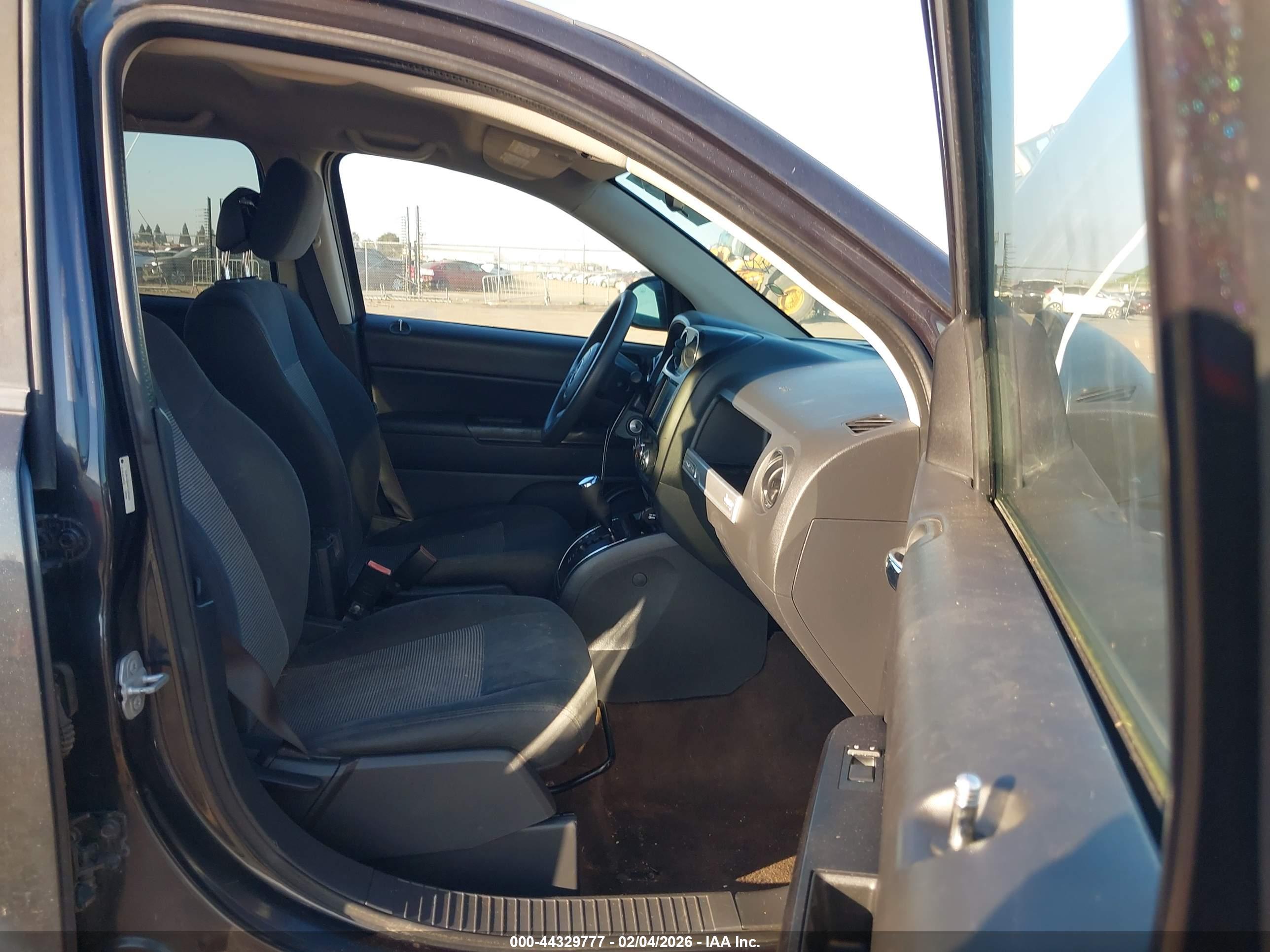 JEEP COMPASS image 5