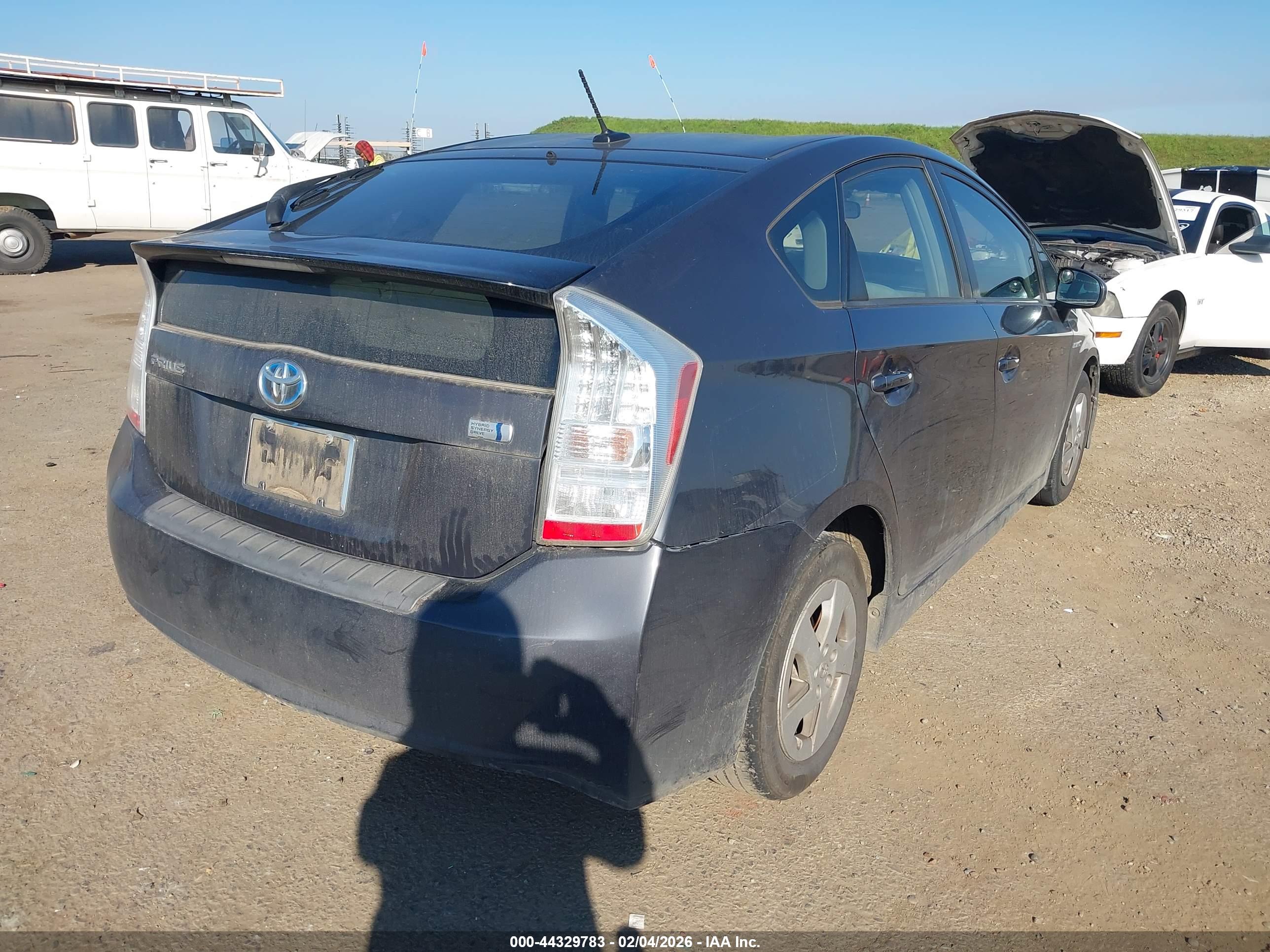 TOYOTA PRIUS image 4