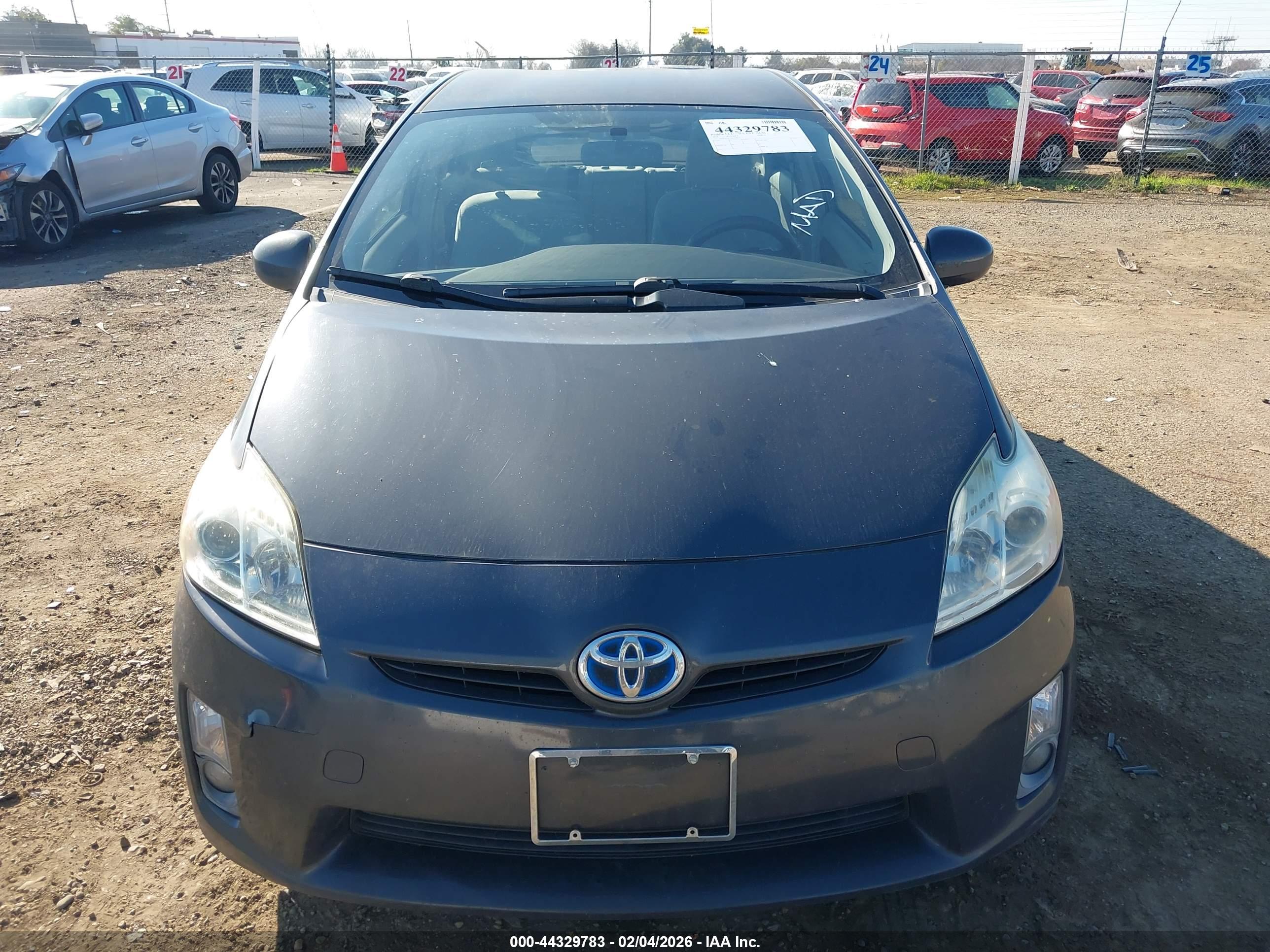 TOYOTA PRIUS image 6