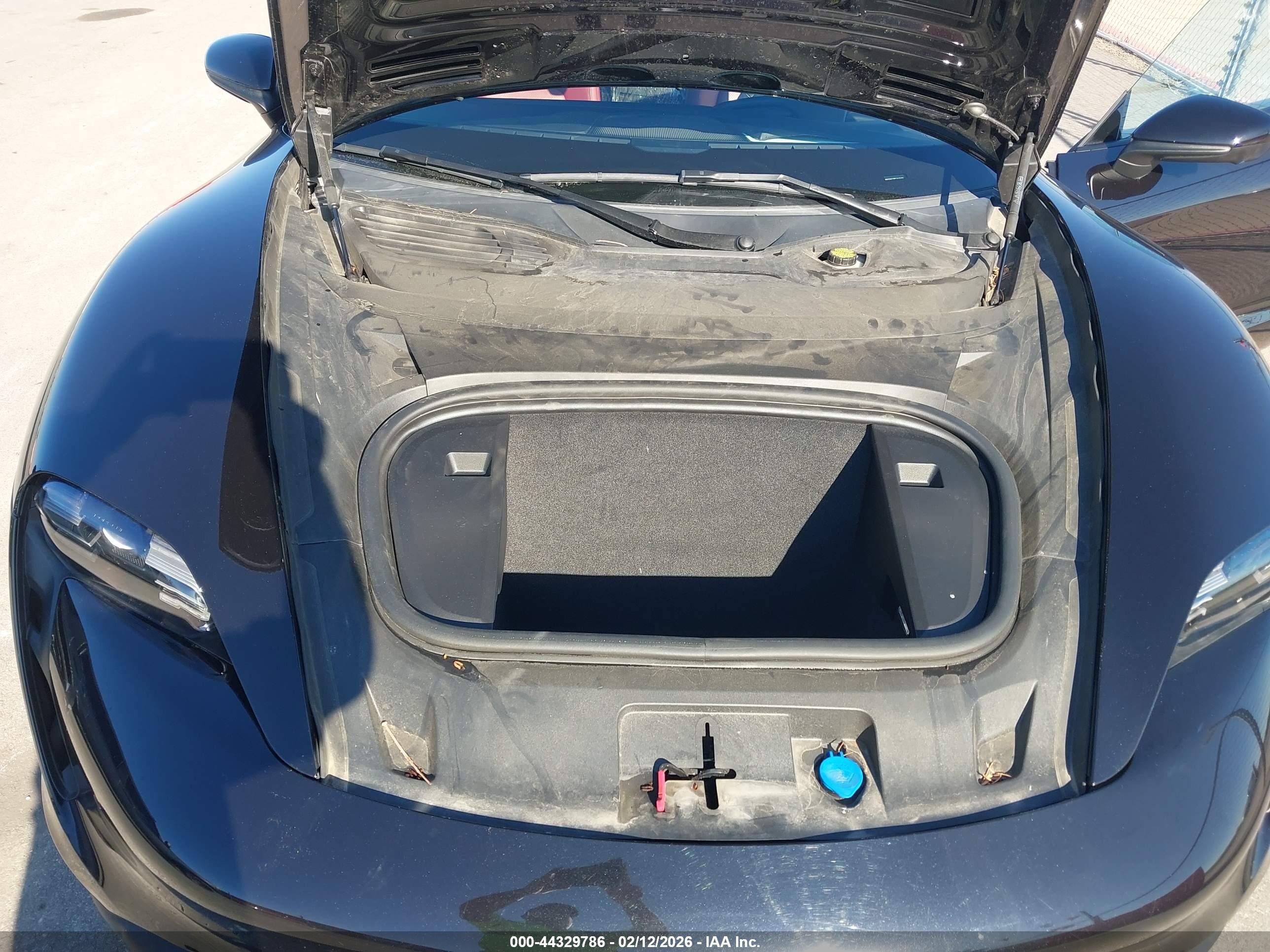 PORSCHE TAYCAN image 10