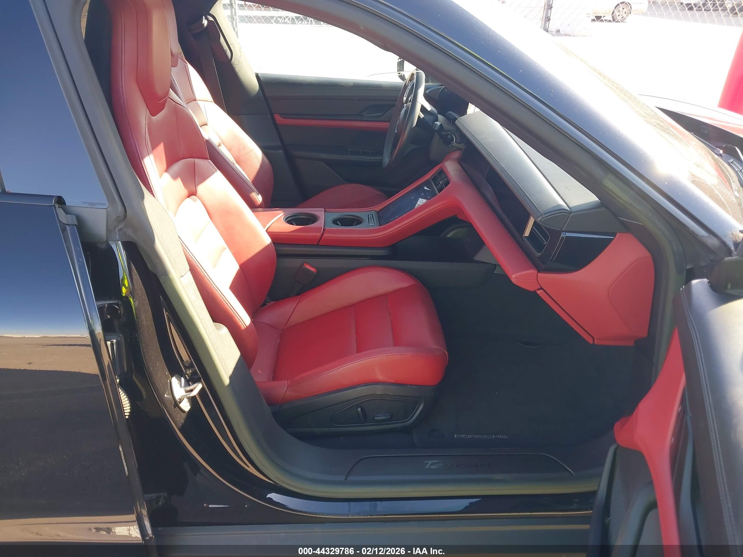 PORSCHE TAYCAN image 5