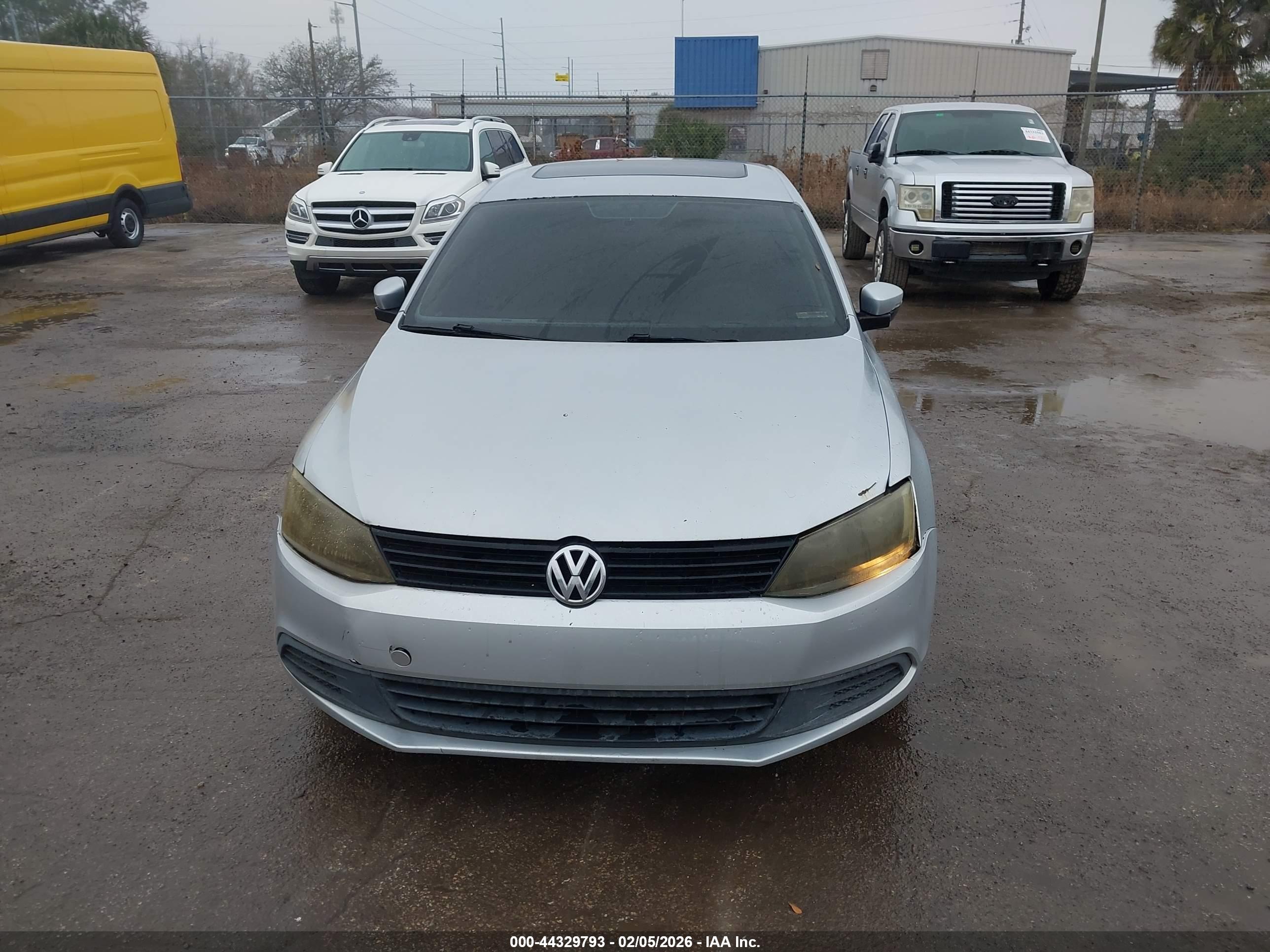 VOLKSWAGEN JETTA image 6