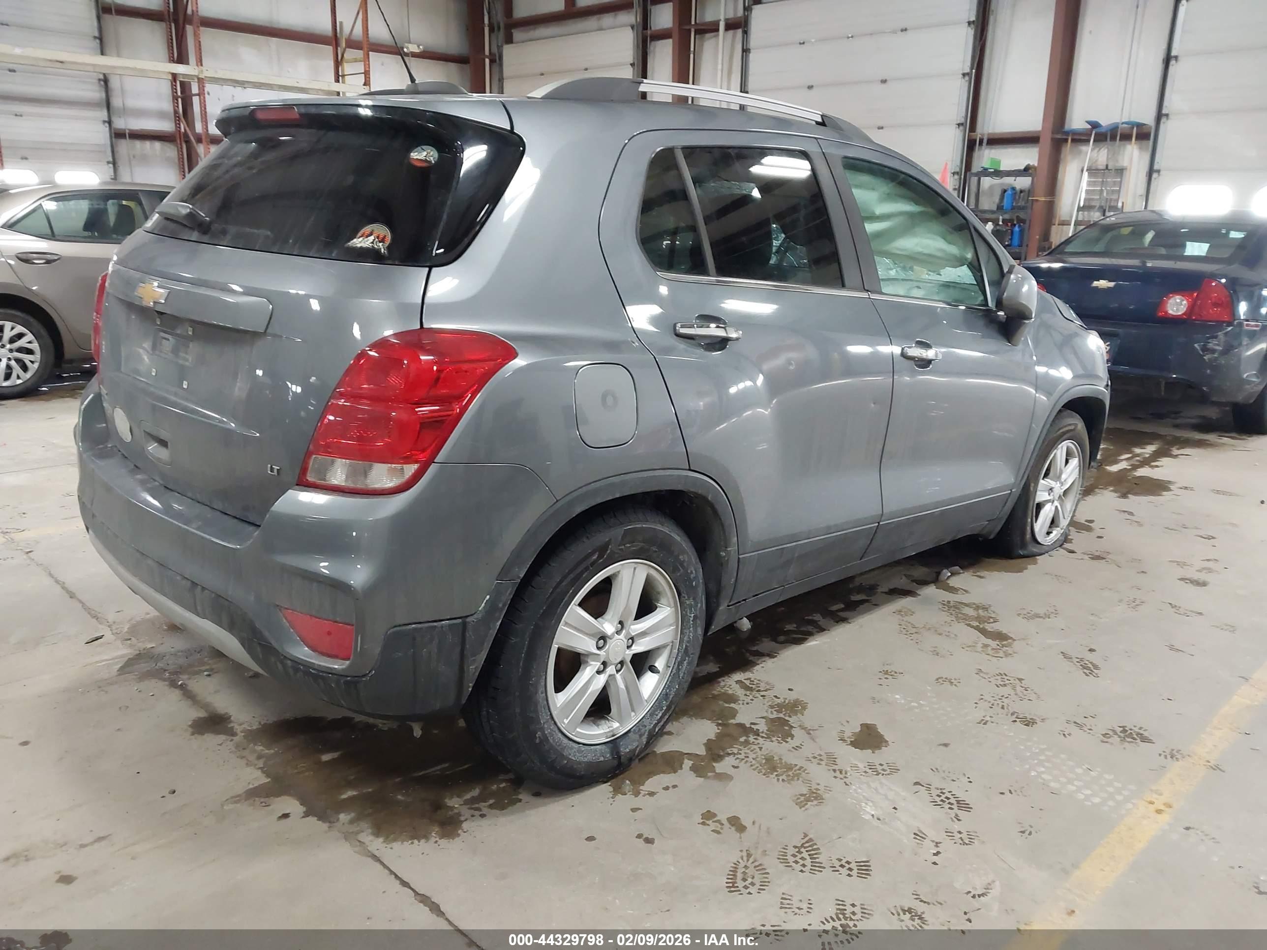 CHEVROLET TRAX image 4