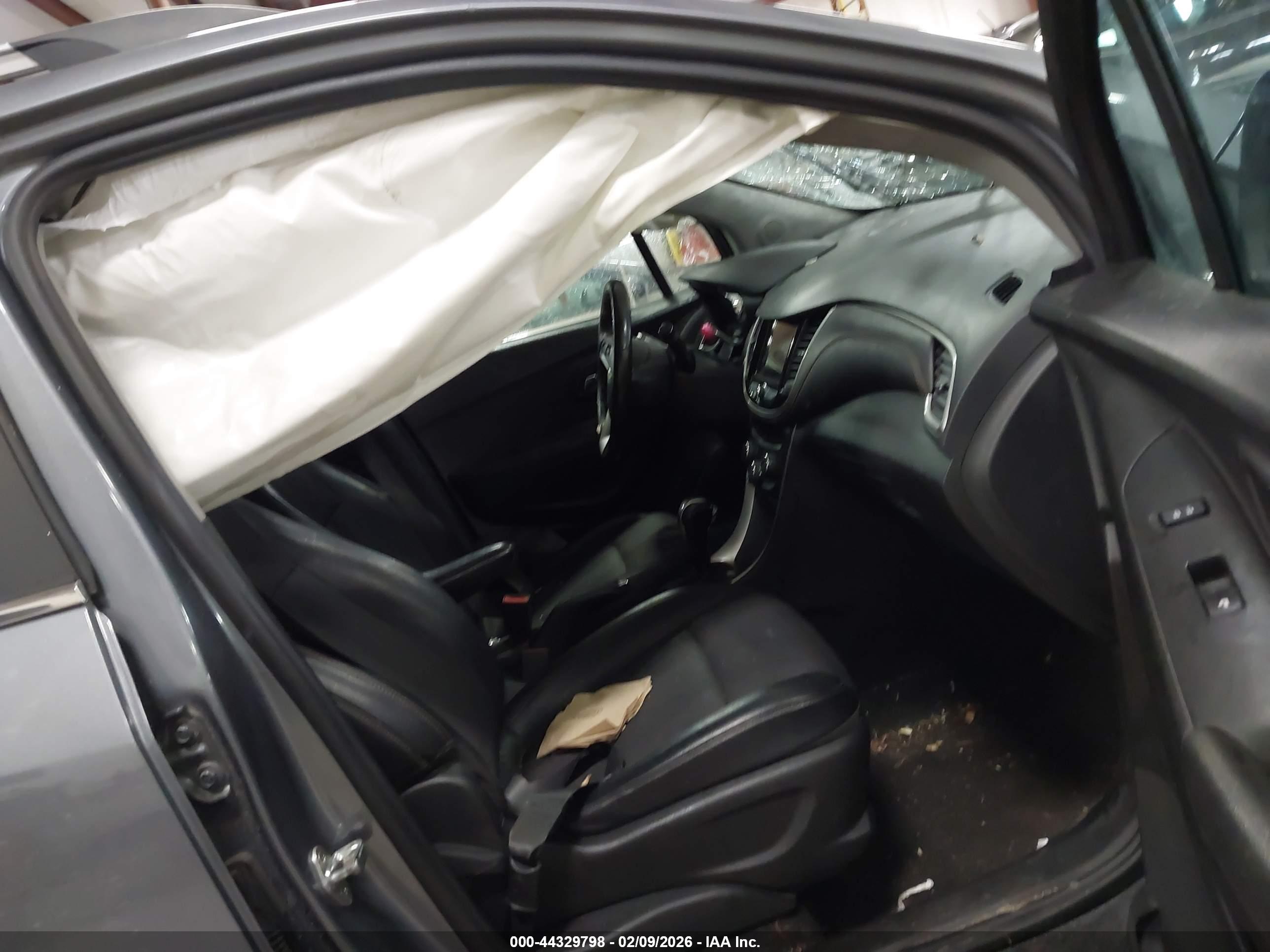 CHEVROLET TRAX image 5