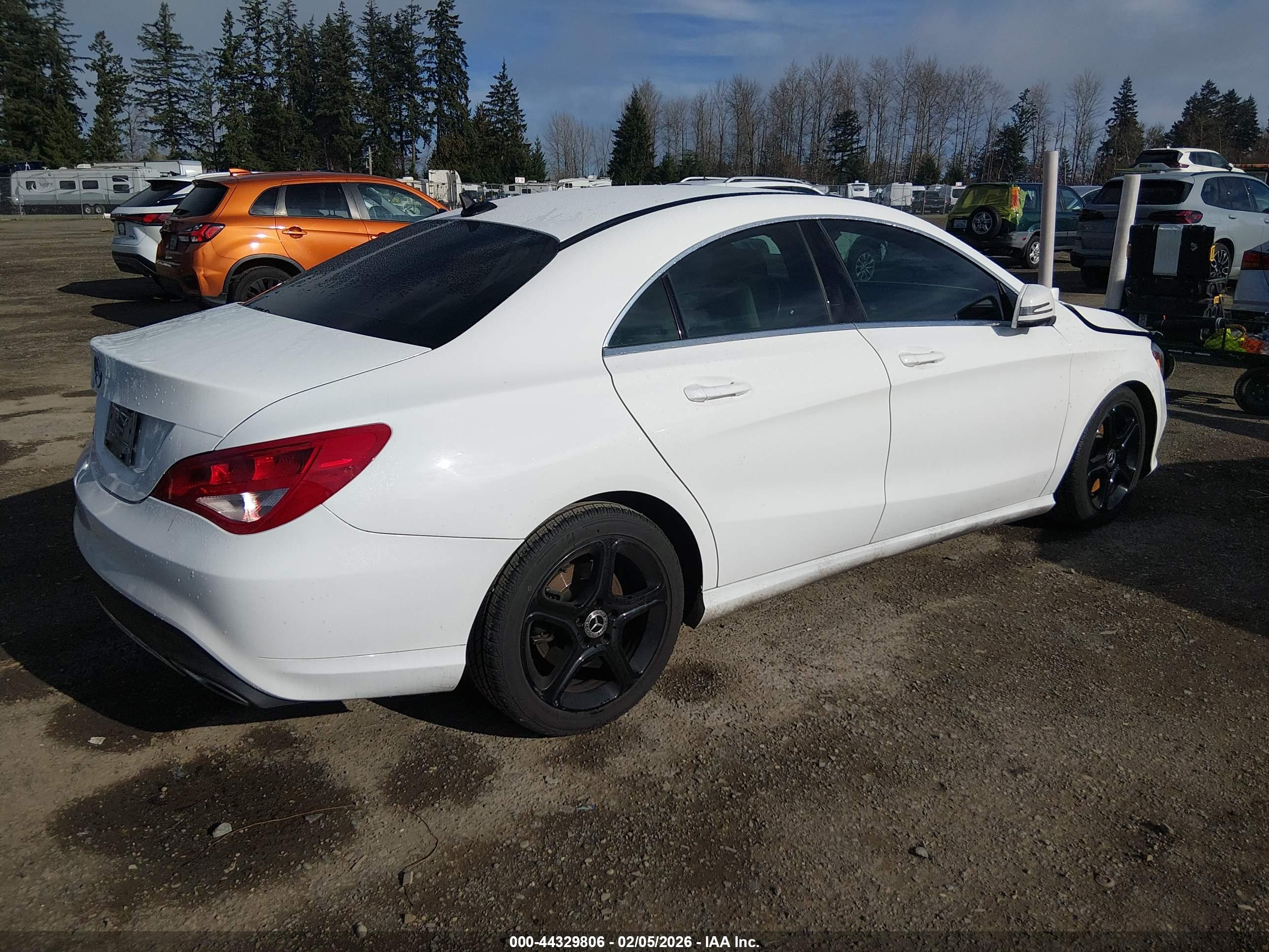 MERCEDES-BENZ CLA image 4