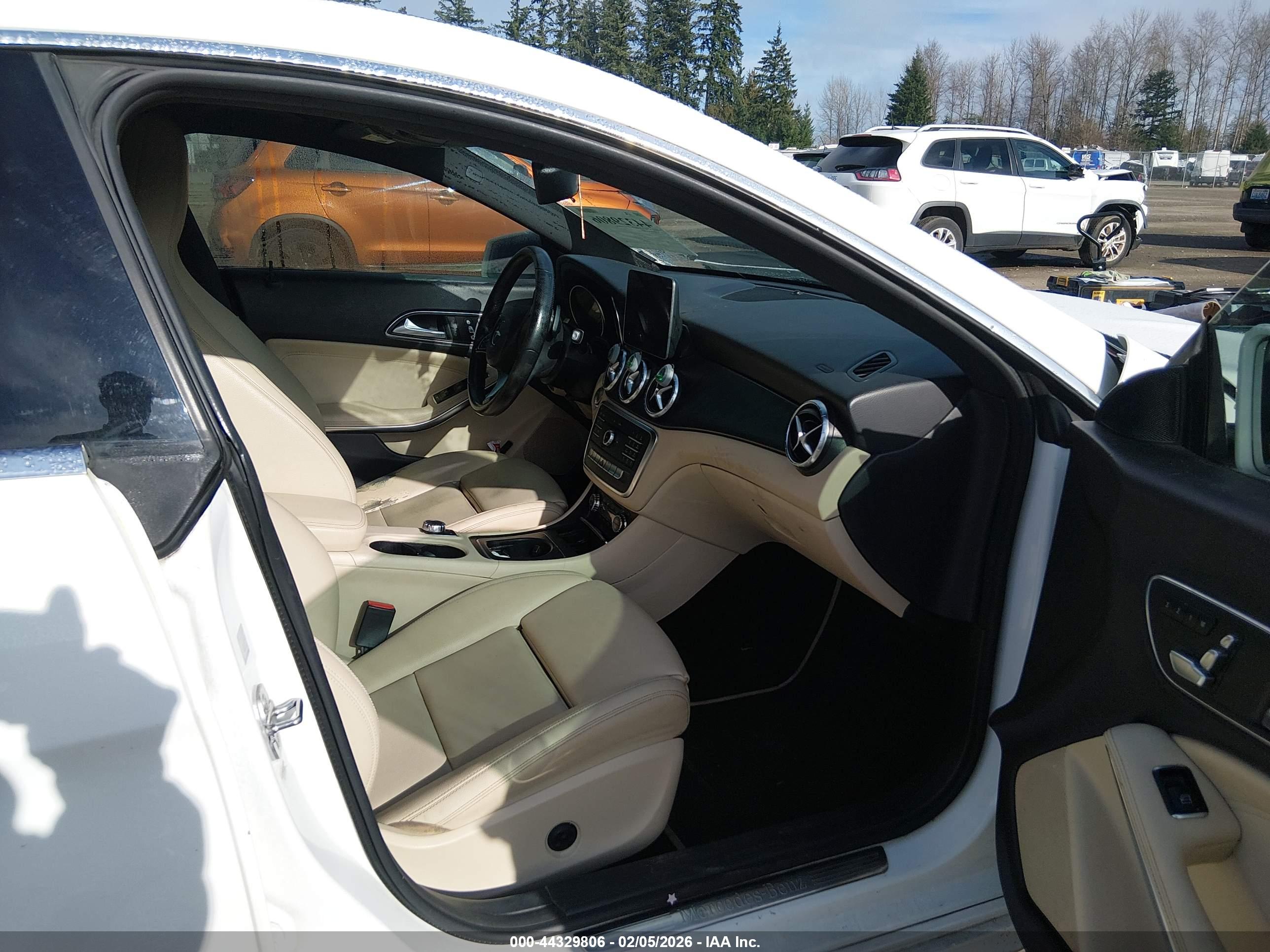 MERCEDES-BENZ CLA image 5