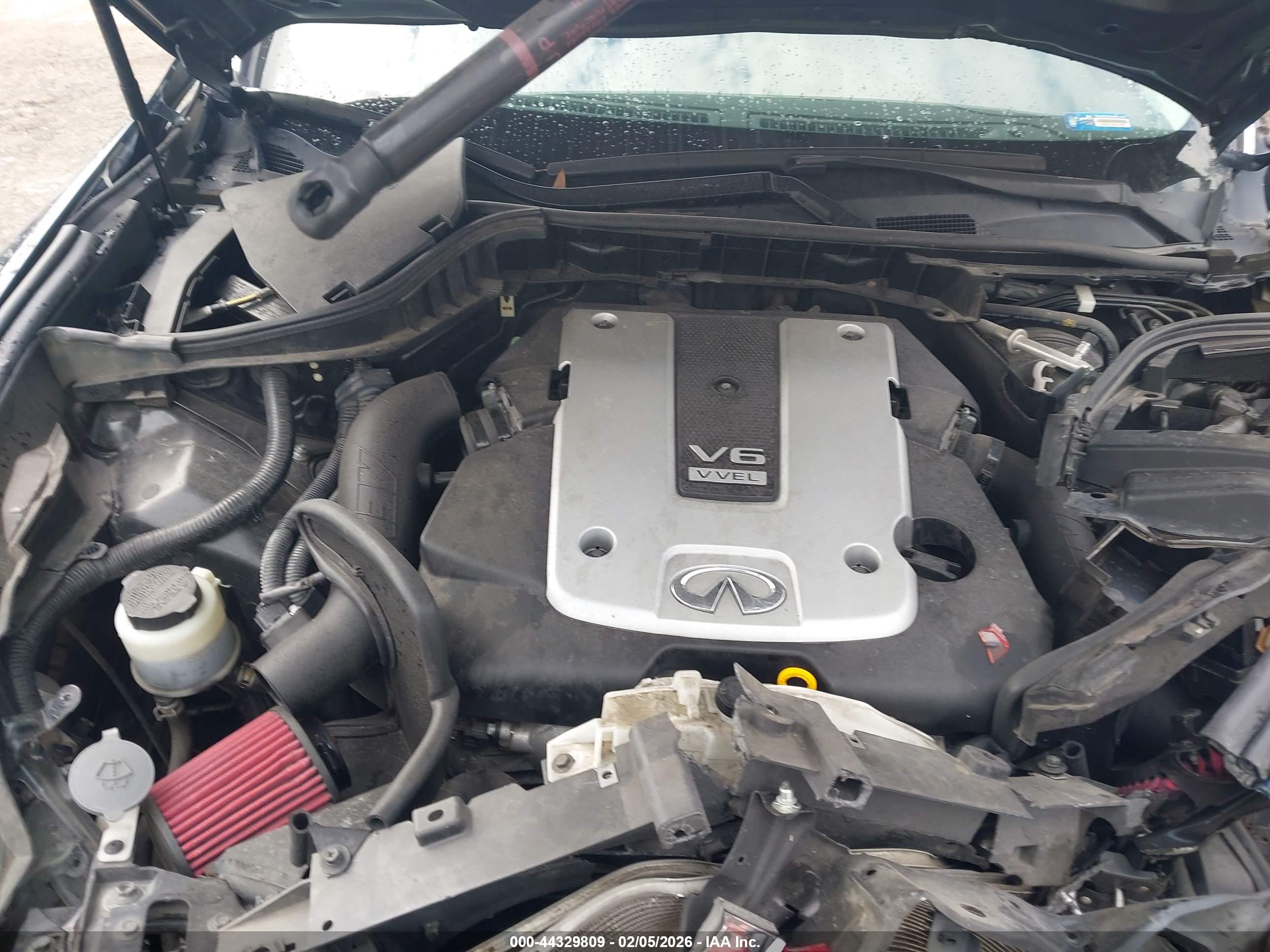 INFINITI Q70L image 10