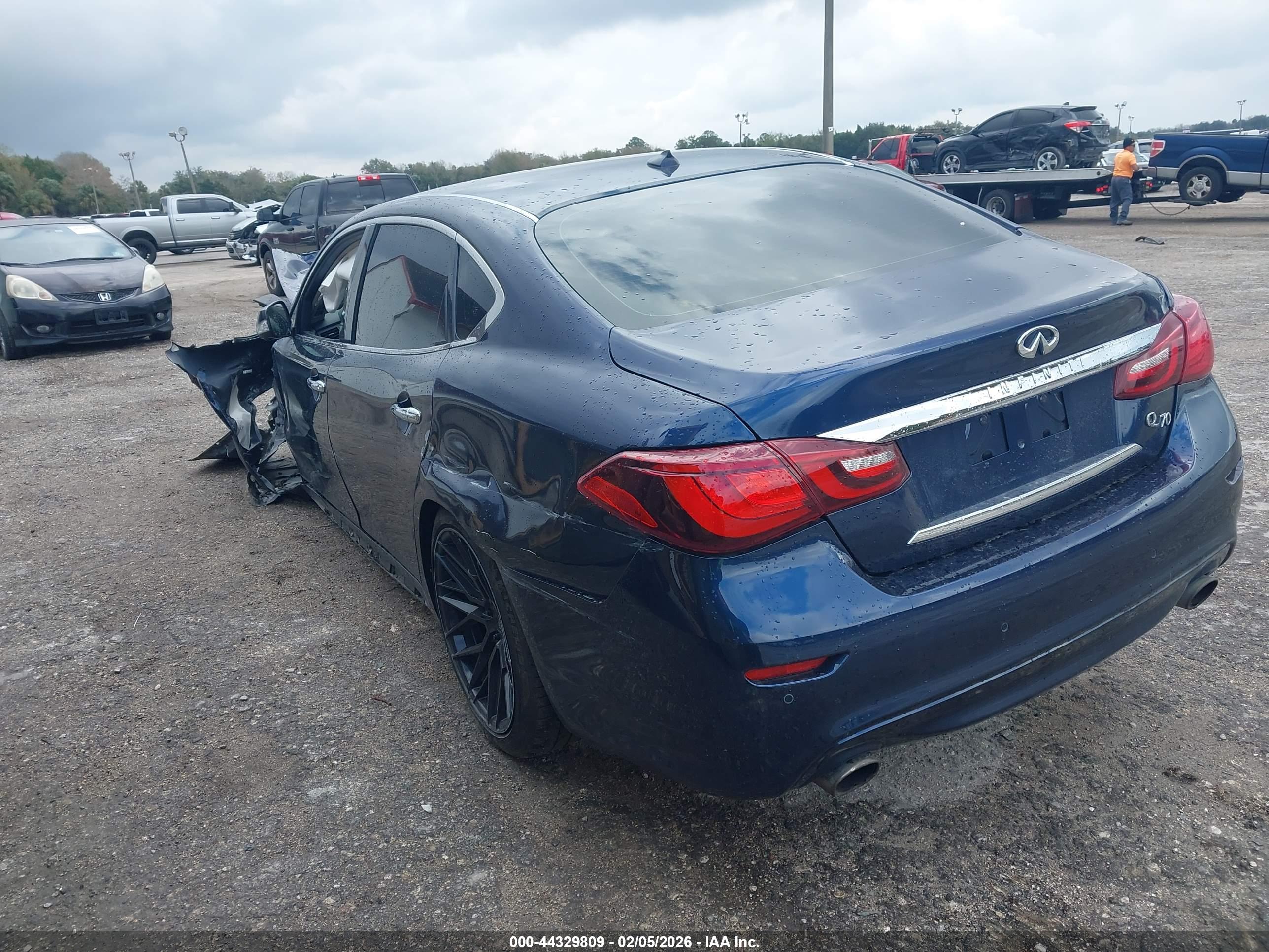 INFINITI Q70L image 3