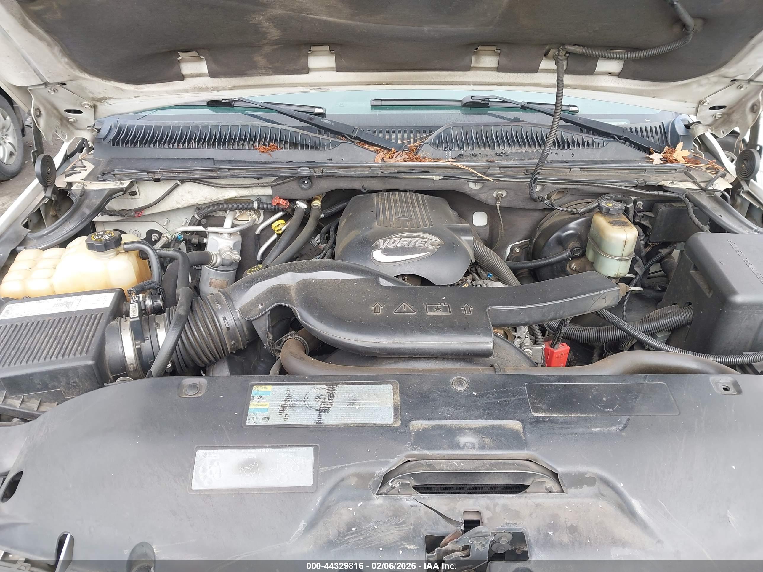 CHEVROLET SUBURBAN image 10