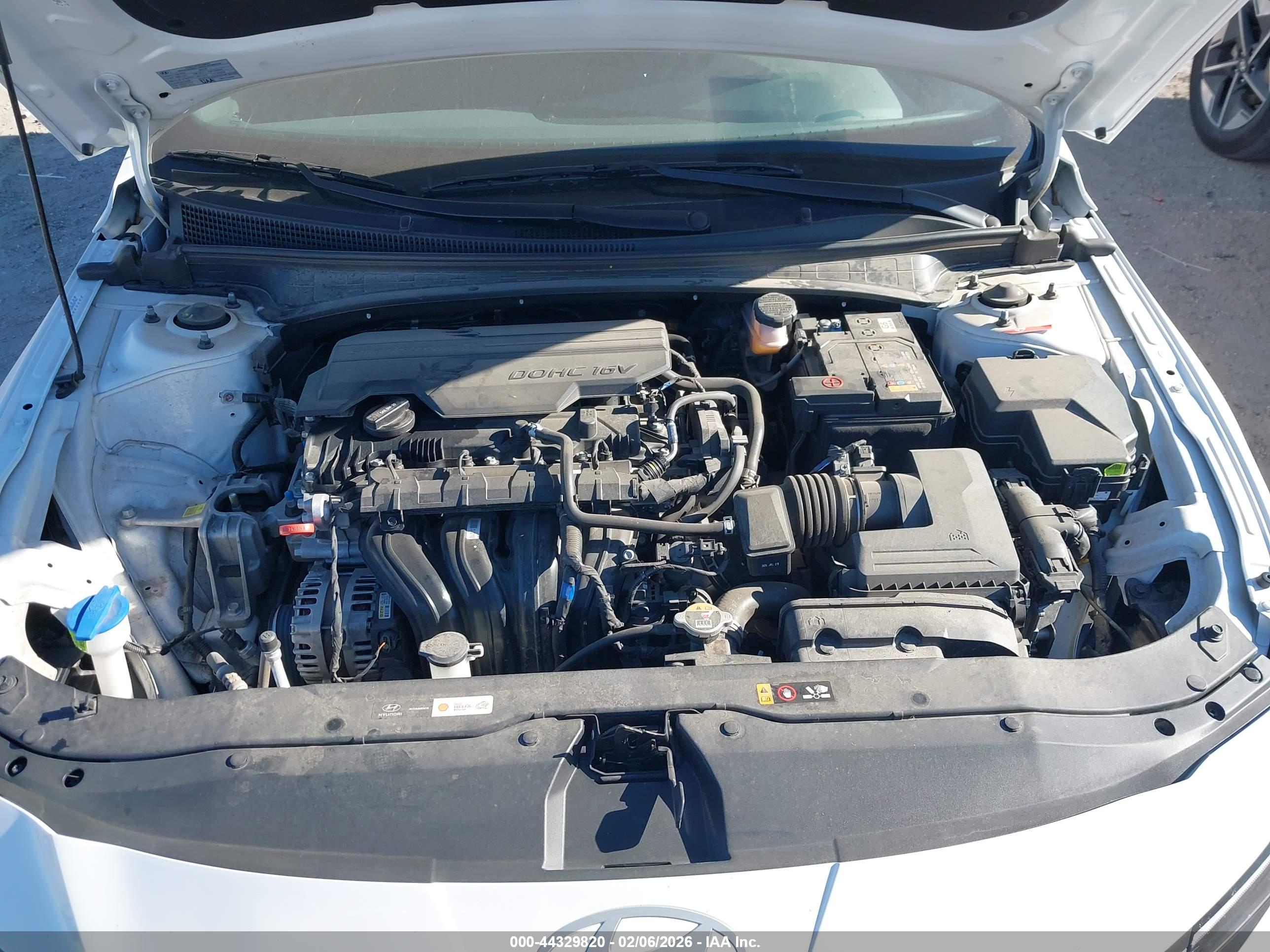 HYUNDAI ELANTRA image 10